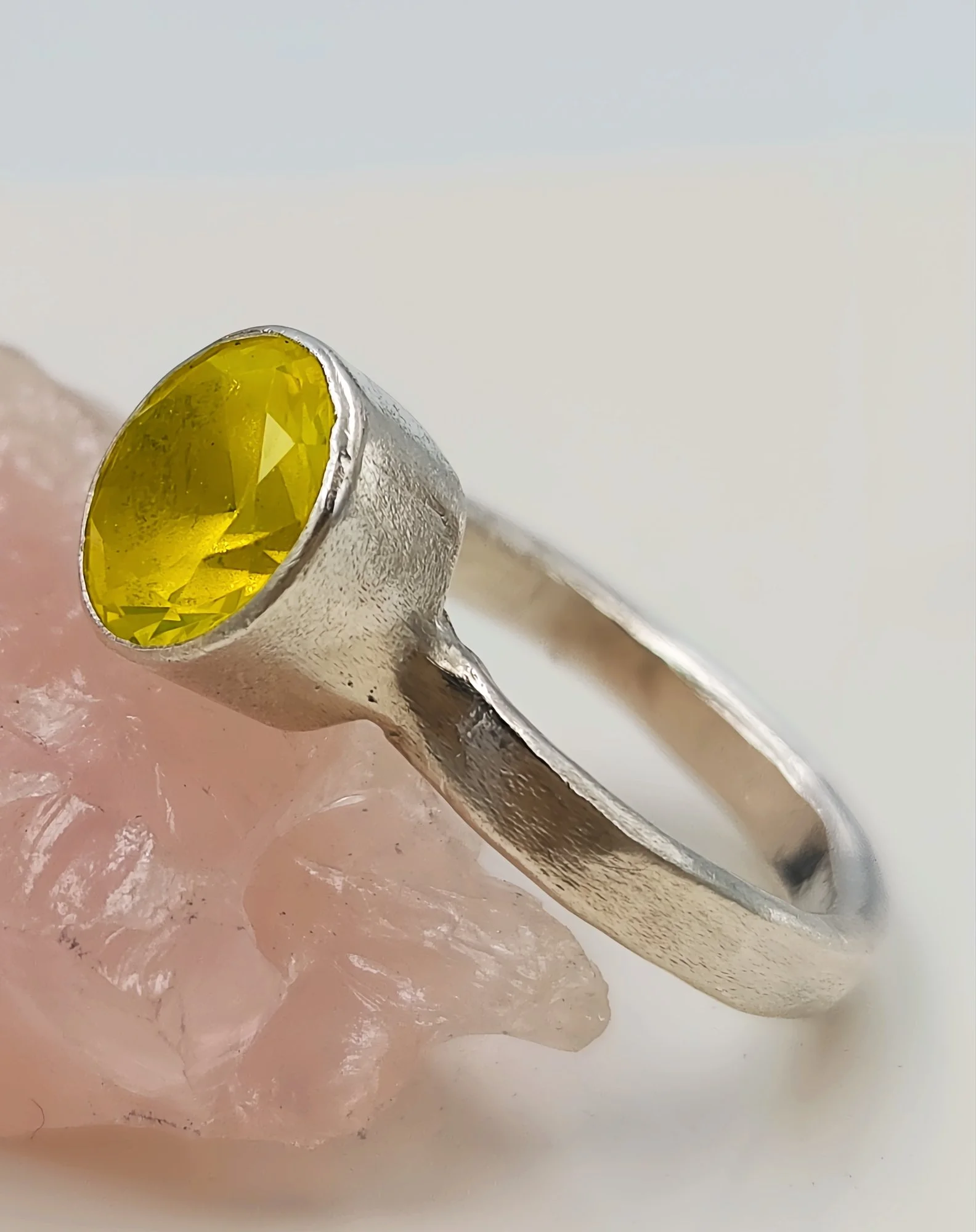 yellowyagring24.jpg