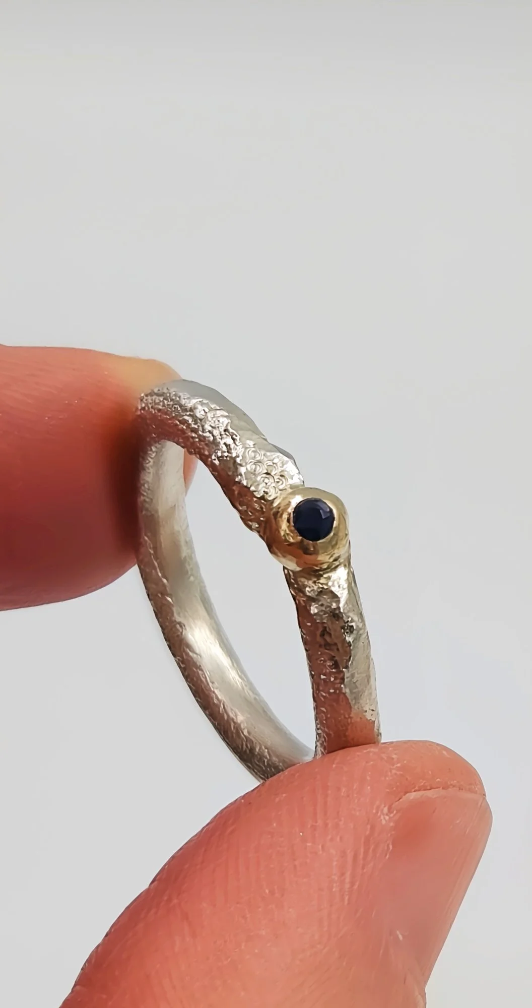 silvergoldsapphirering12.jpg