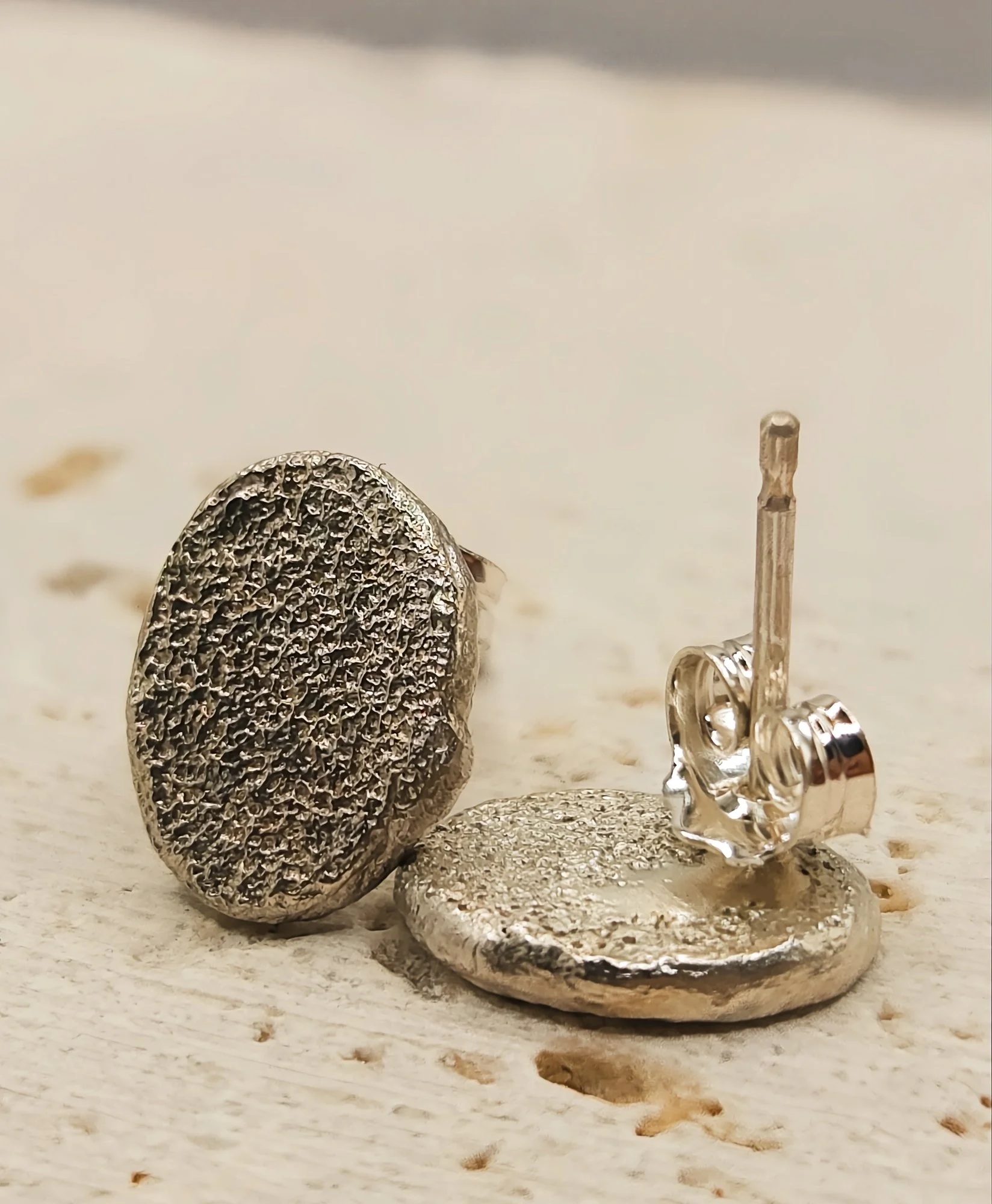 sandcastovalstuds2.jpg
