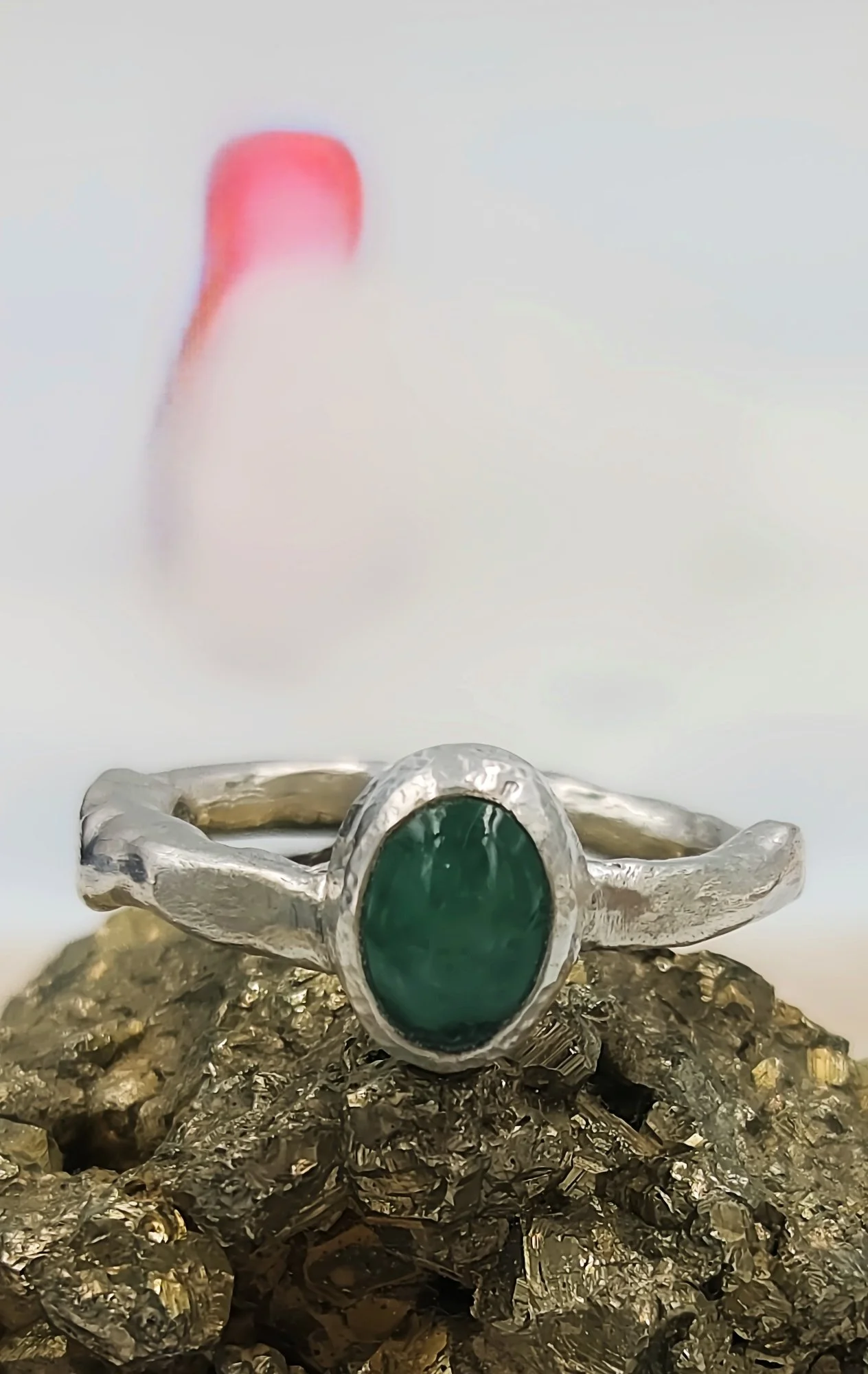 emeraldcabochonring13.jpg