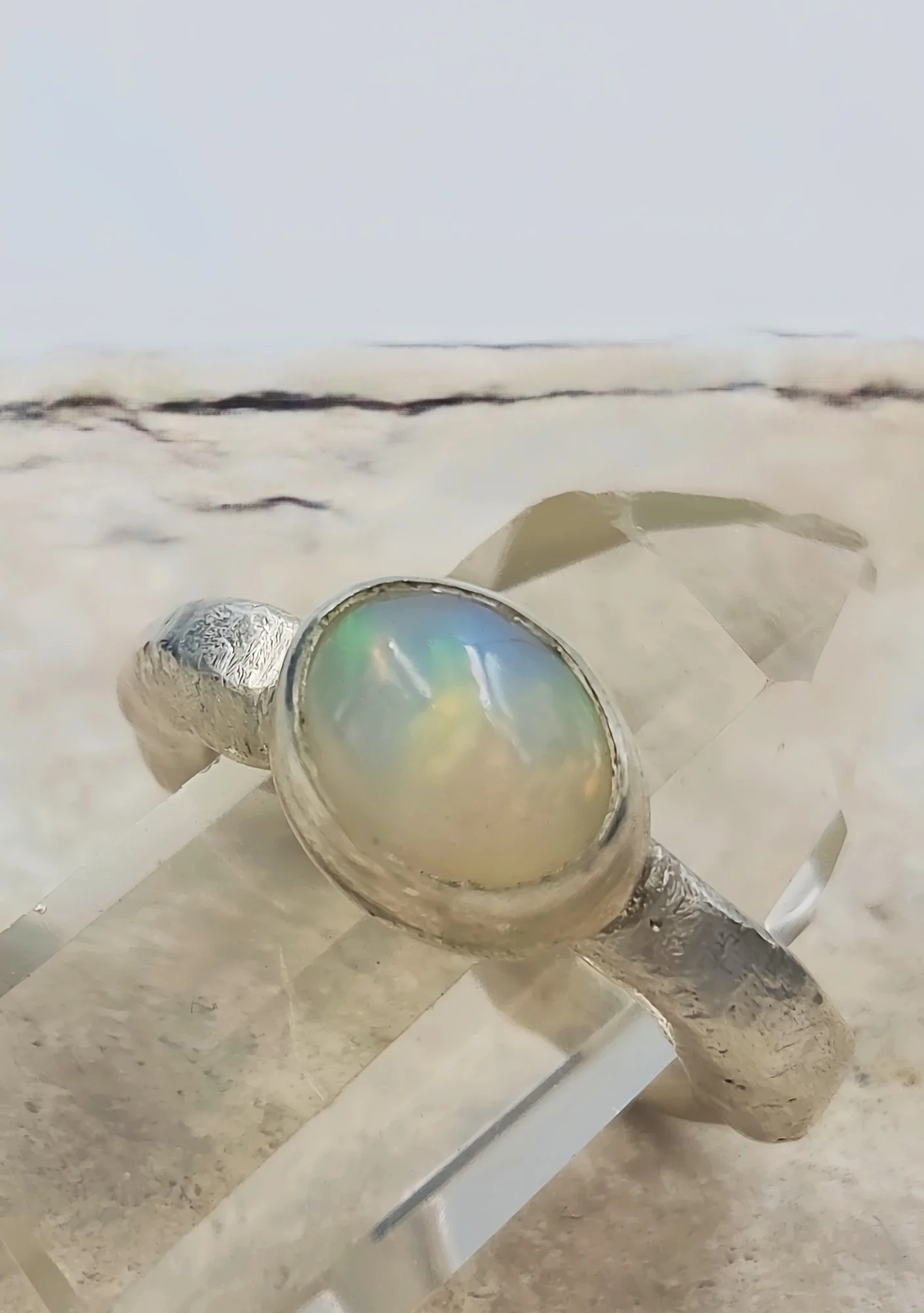 whiteopalring27.jpg