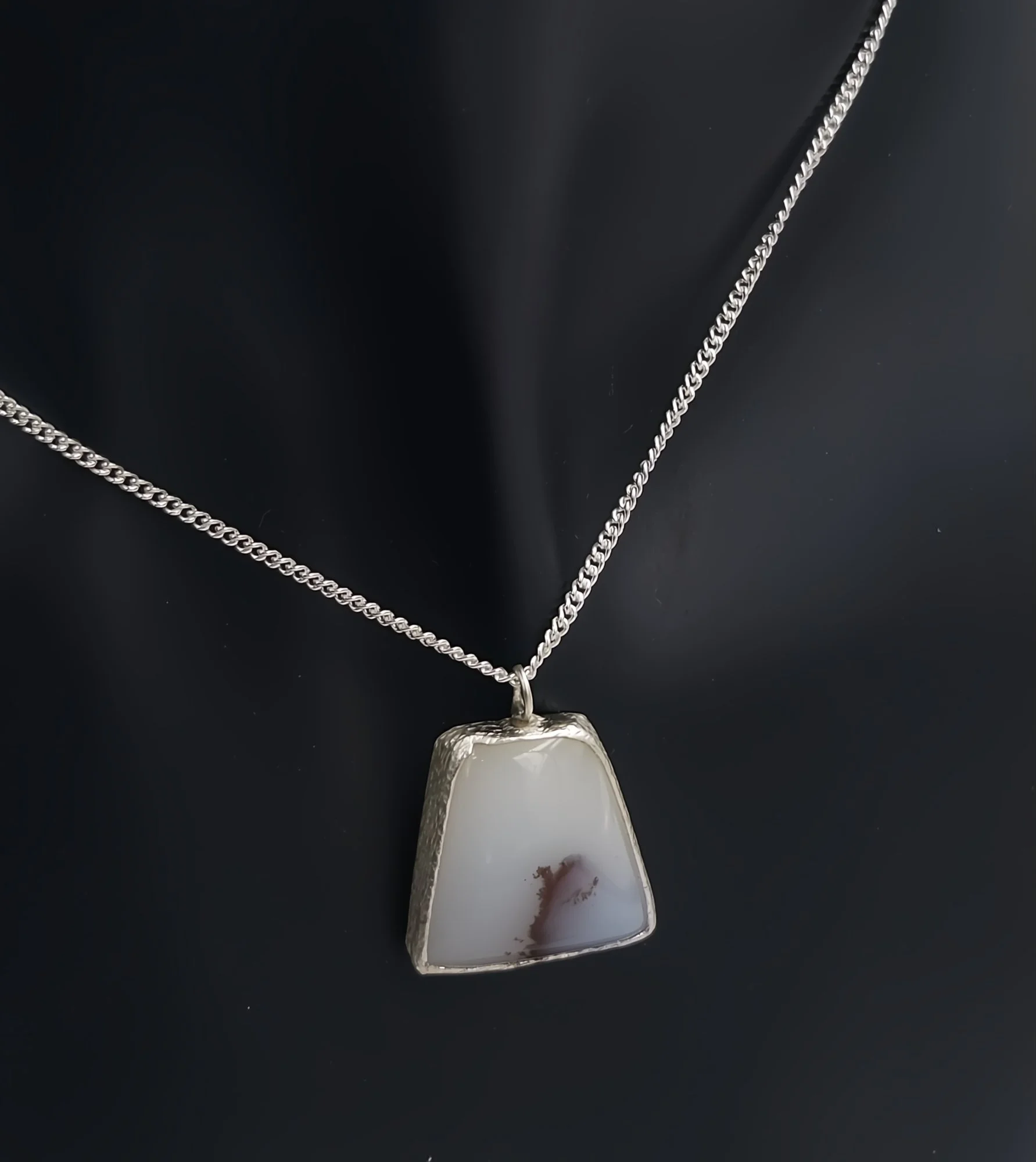 chalcedonypendant11.jpg