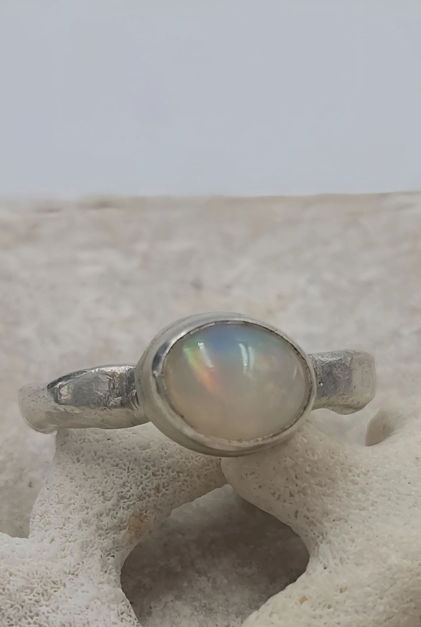 whiteopalring22.jpg