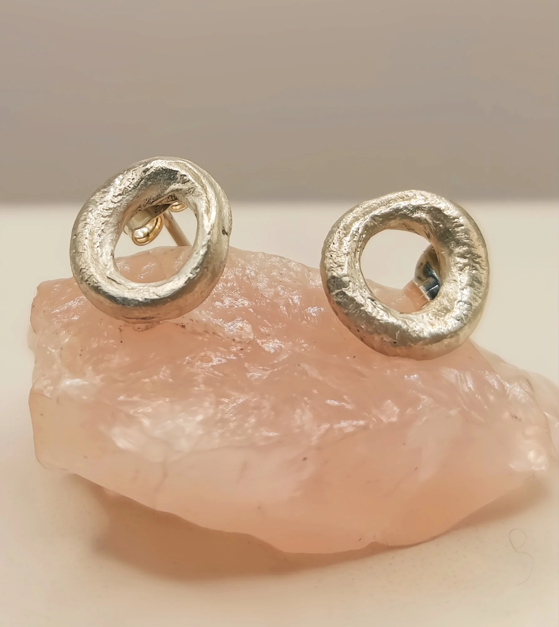 smallcirclestuds5.jpg