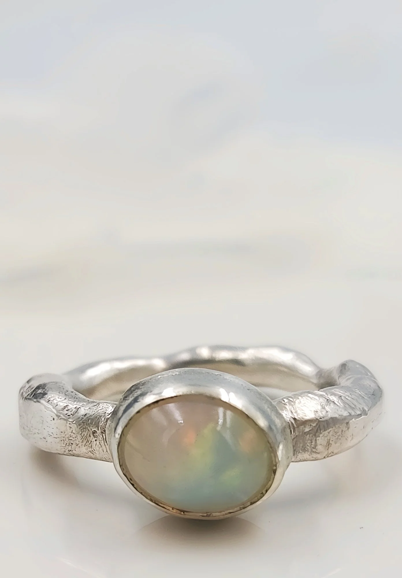 whiteopalring32.jpg