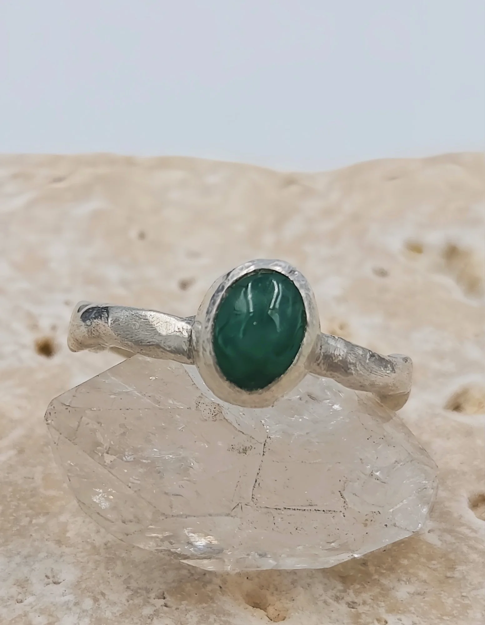 emeraldcabochonring5.jpg