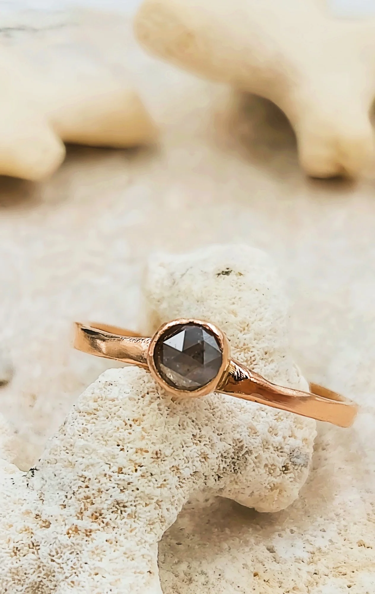 rosegoldgreydiamondring4.jpg