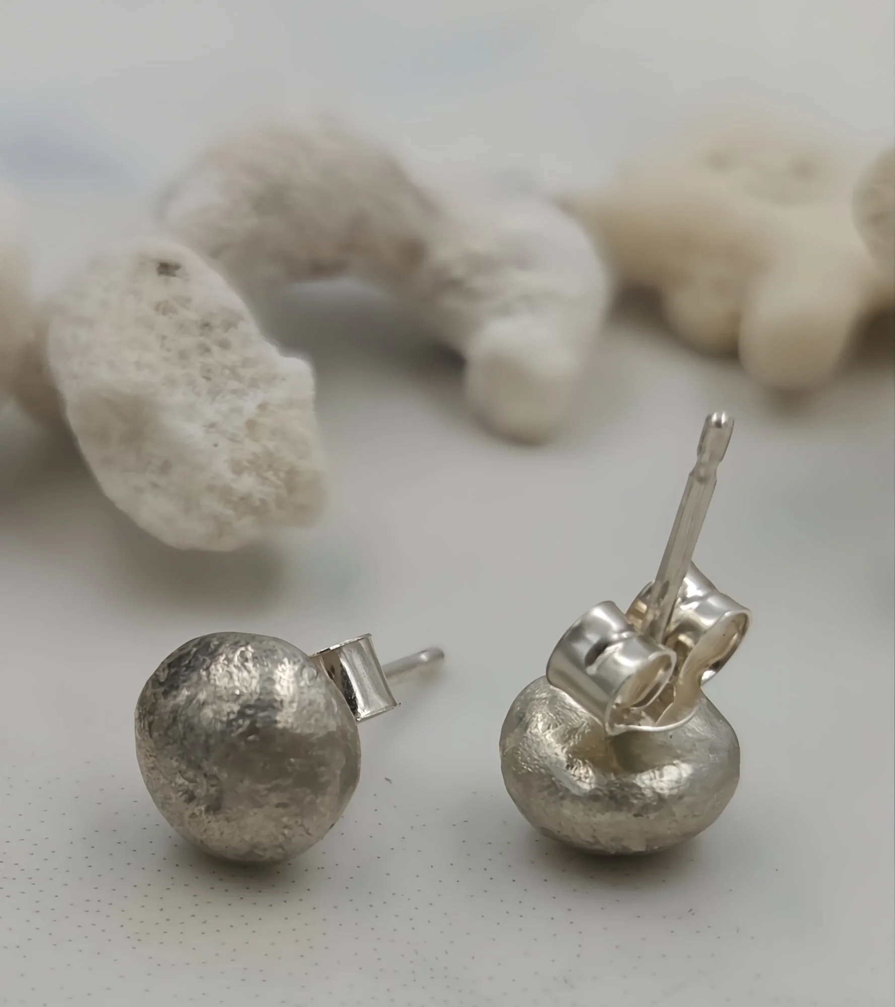 moltensilverstuds10.jpg