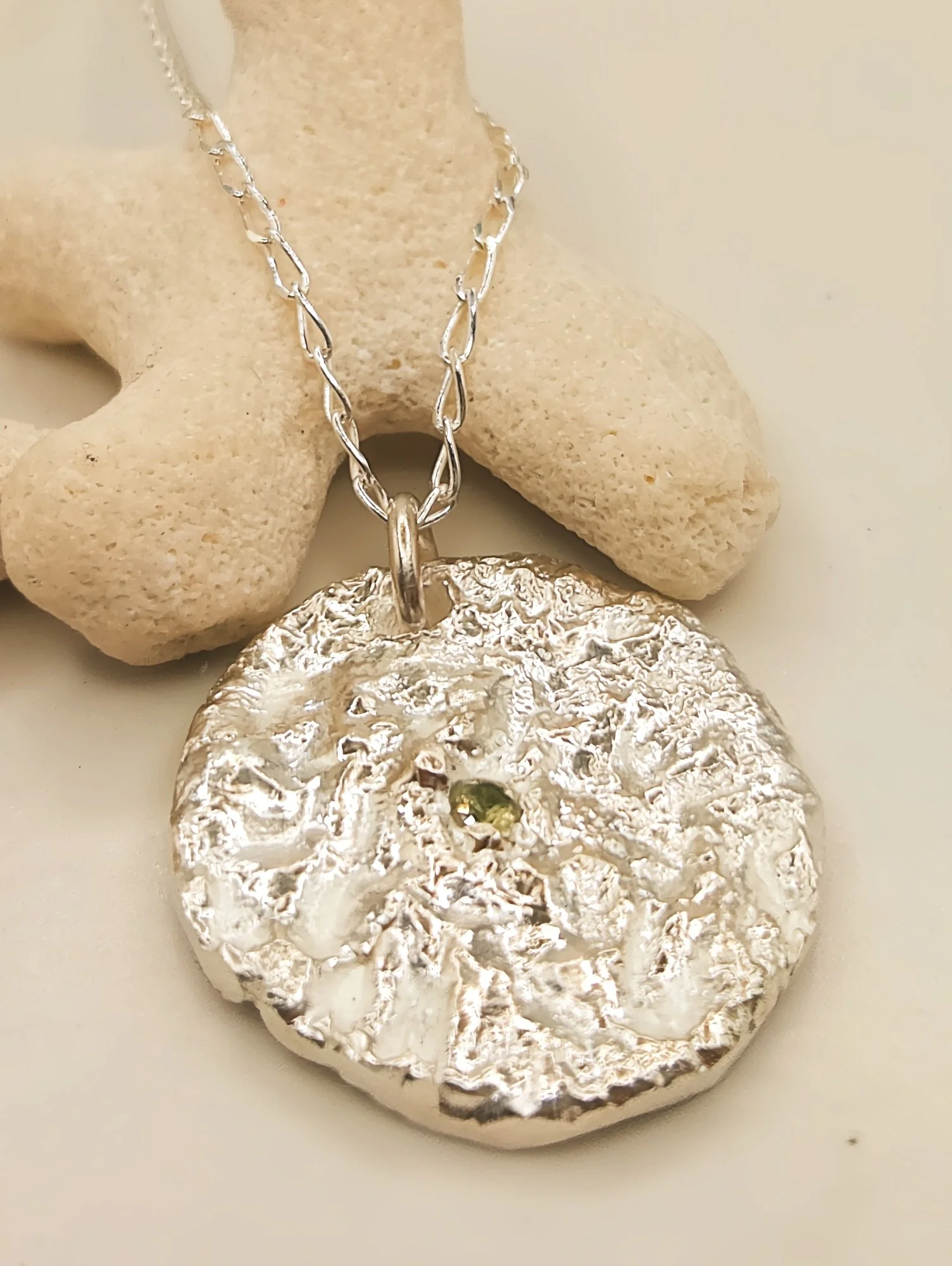 greensapphirependant10.jpg