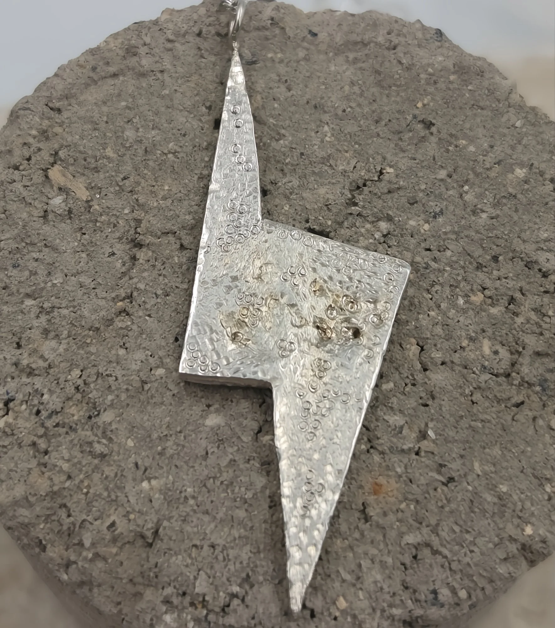 lightningboltpendant8.jpg