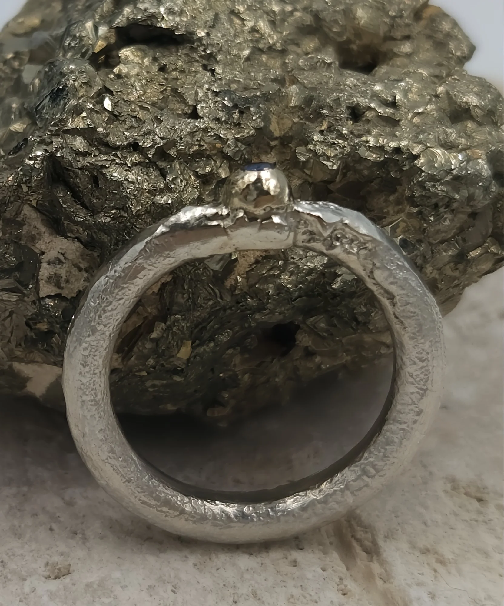 silvergoldsapphirering6.jpg