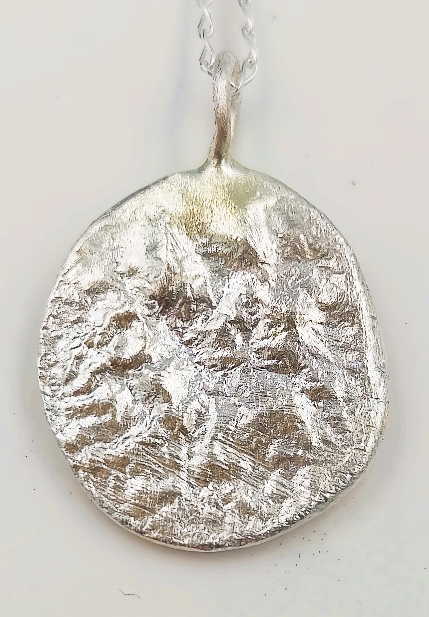 ovaltexturependant12.jpg