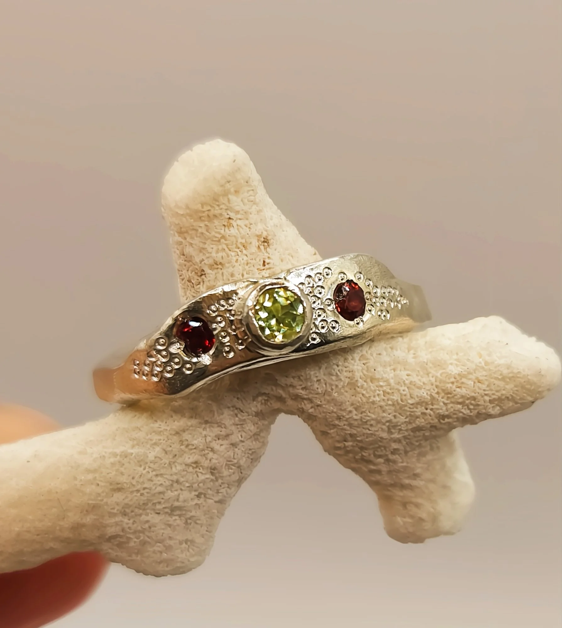 peridotgarnet1.jpg