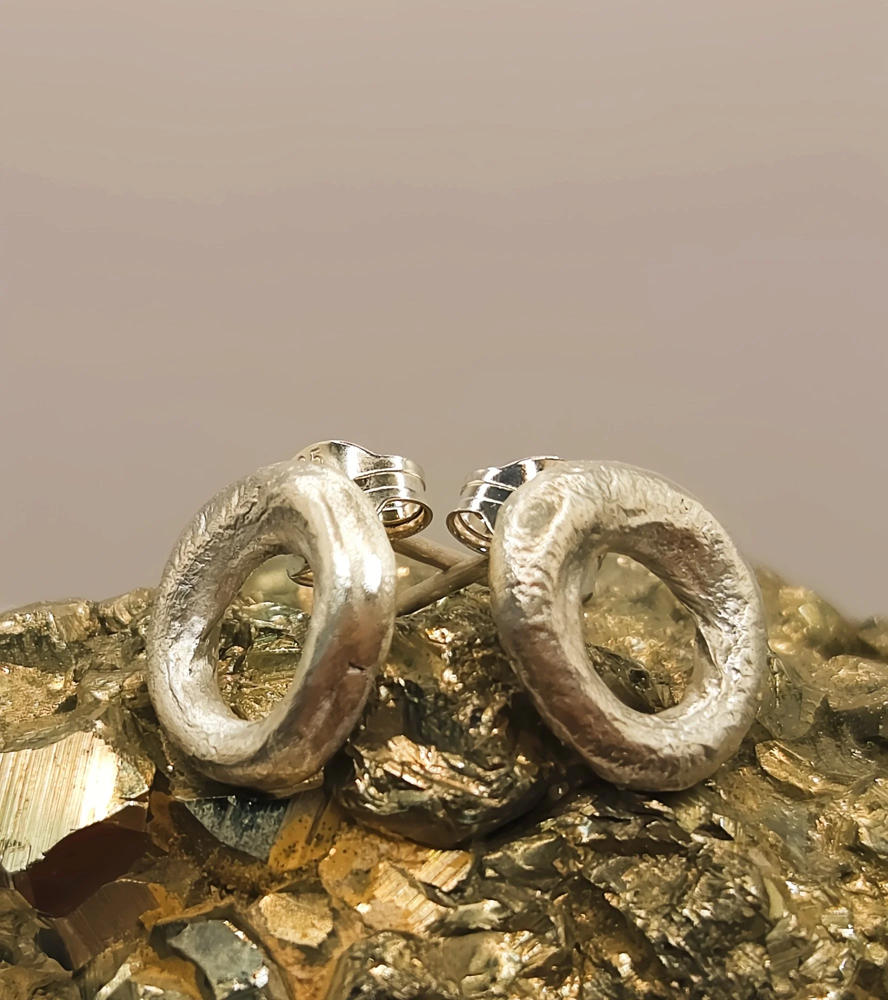 smallcirclestuds8.jpg