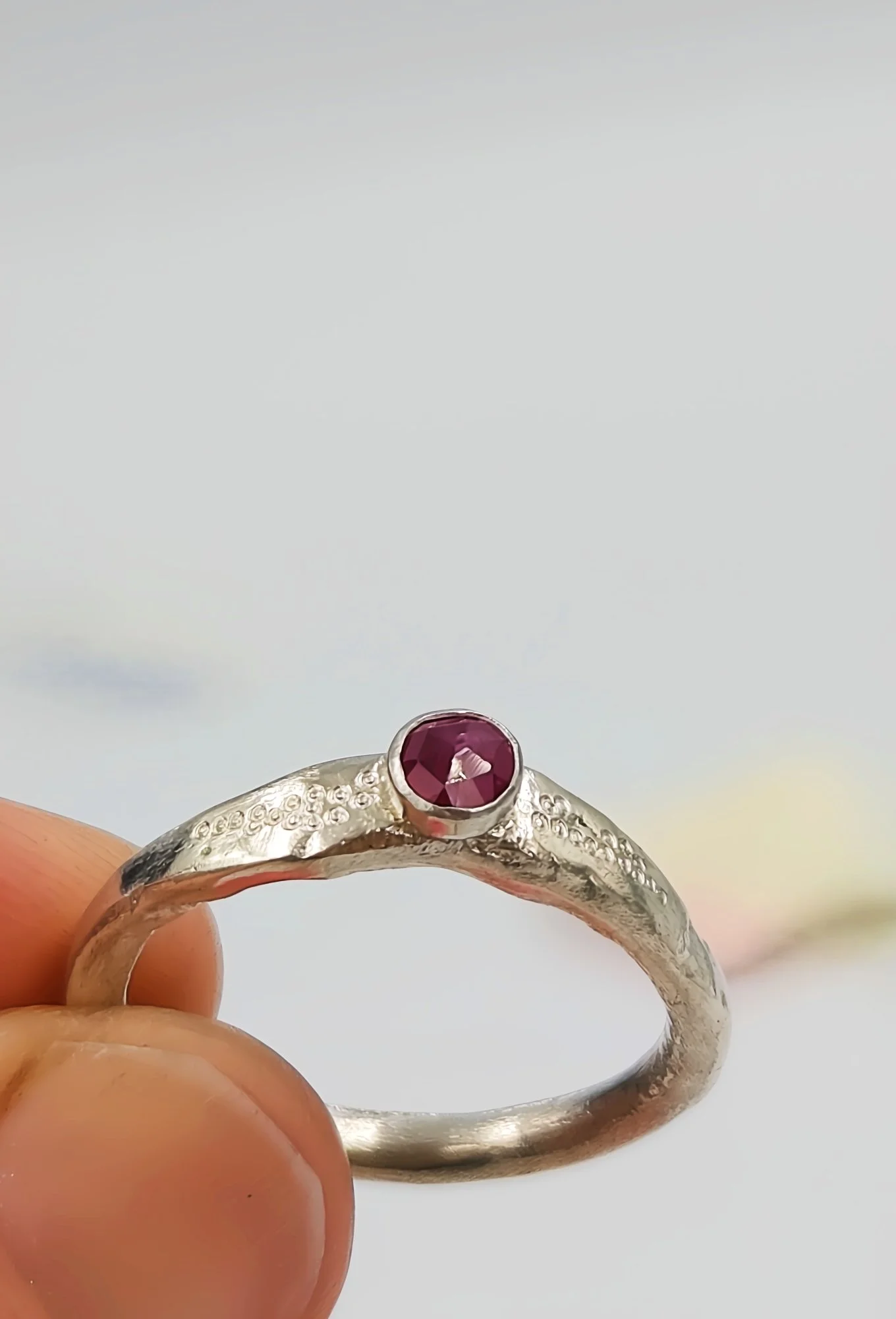 rosecutrubyring10.jpg