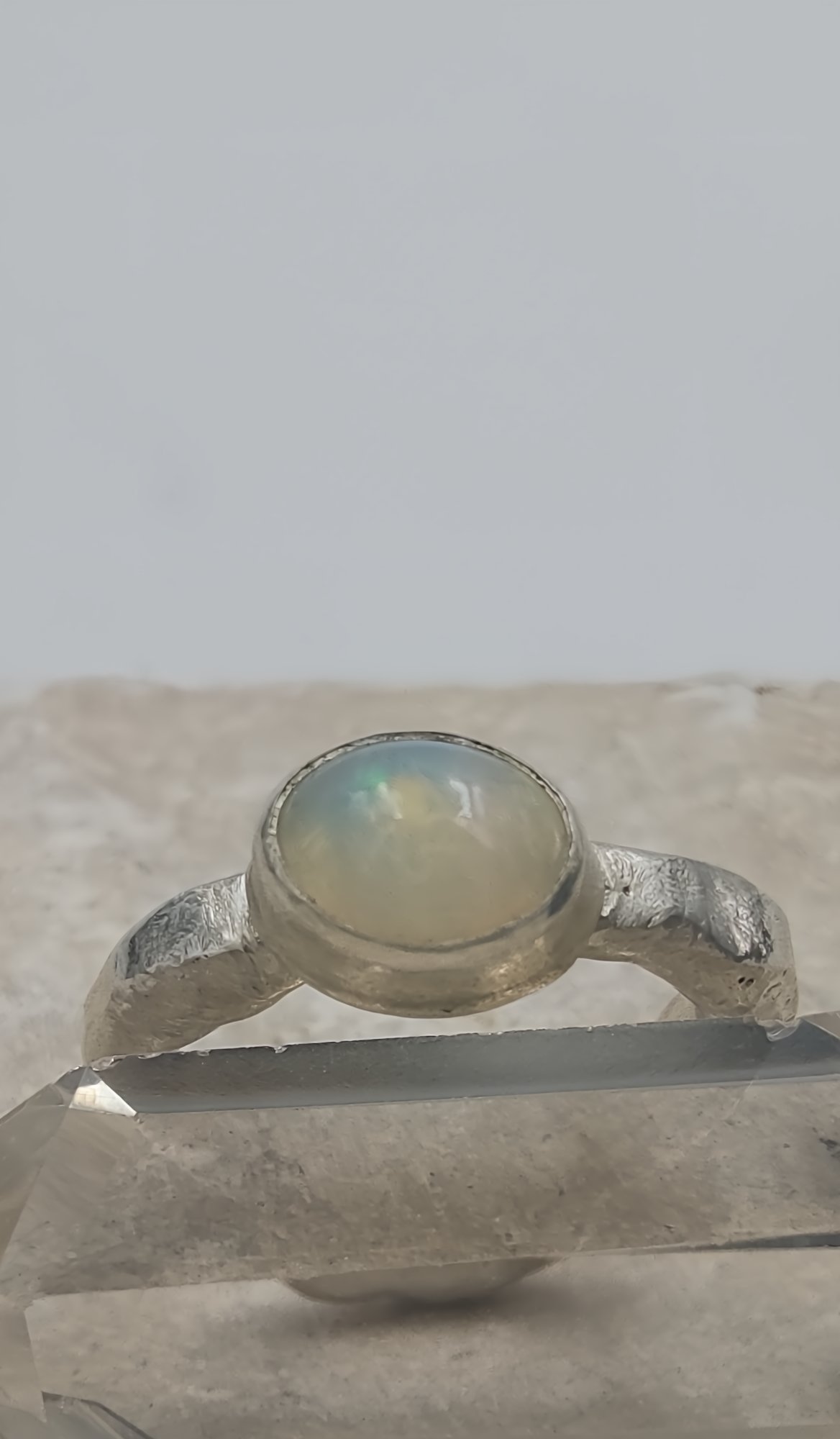 whiteopalring26.jpg