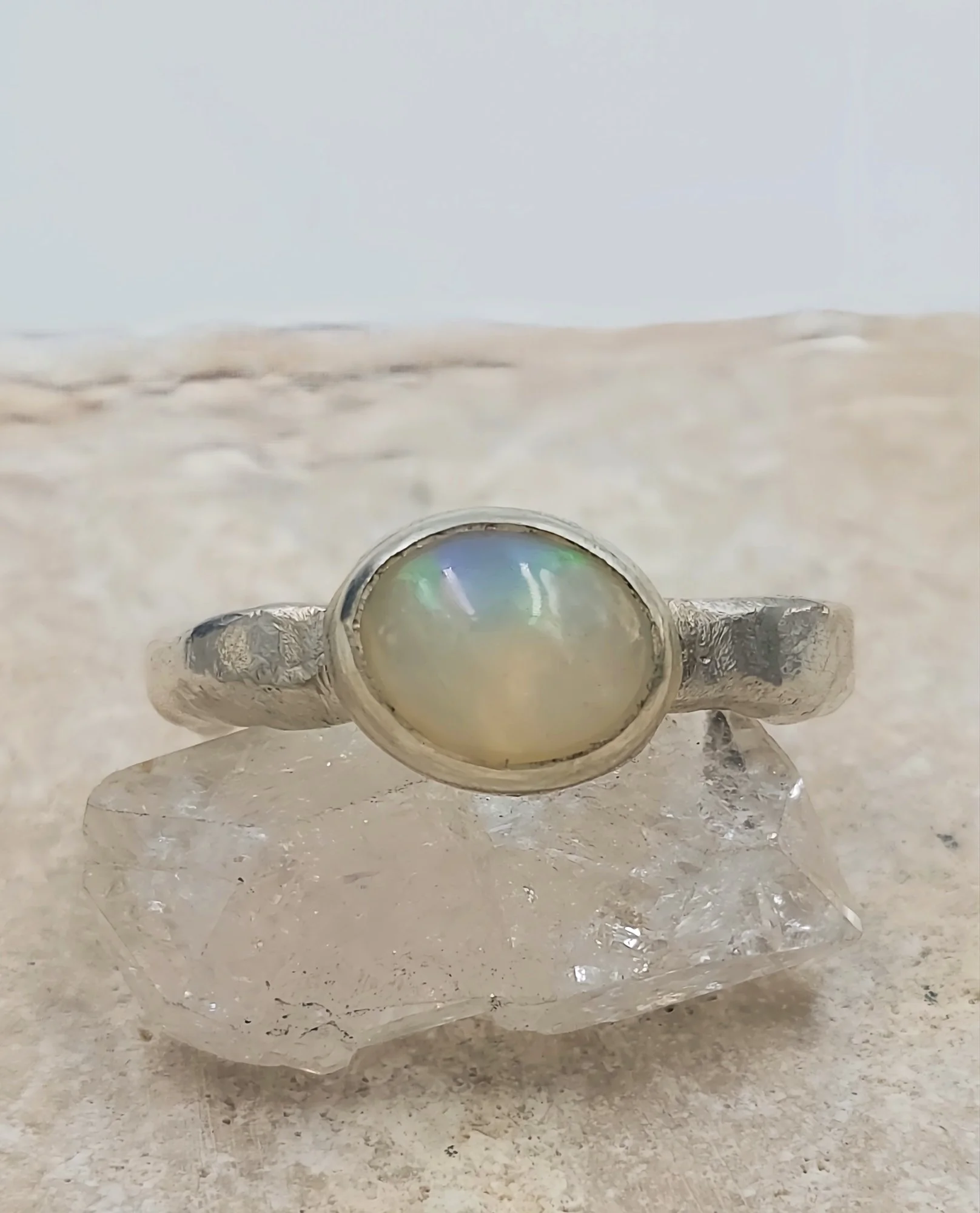 whiteopalring25.jpg
