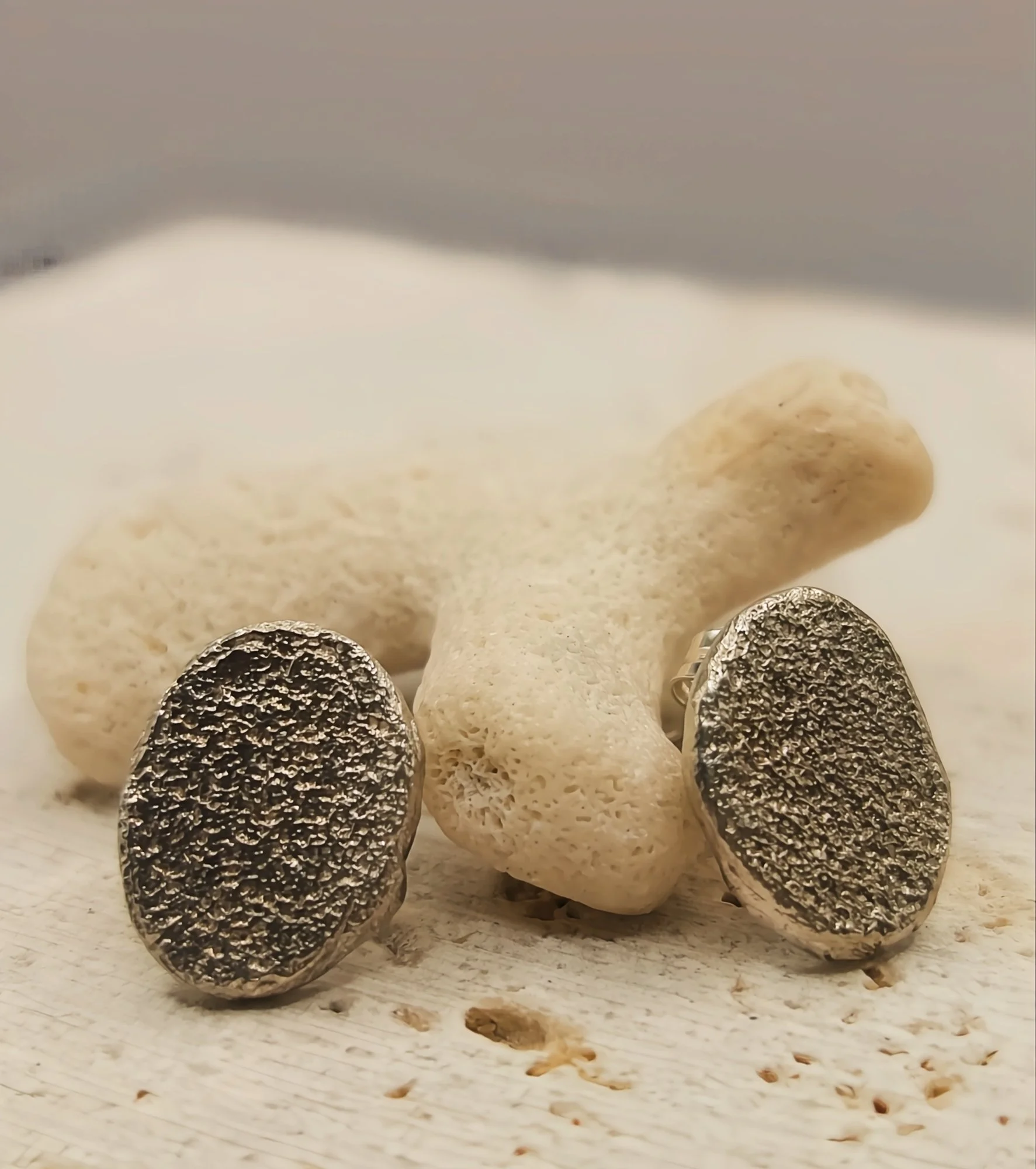 sandcastovalstuds1.jpg