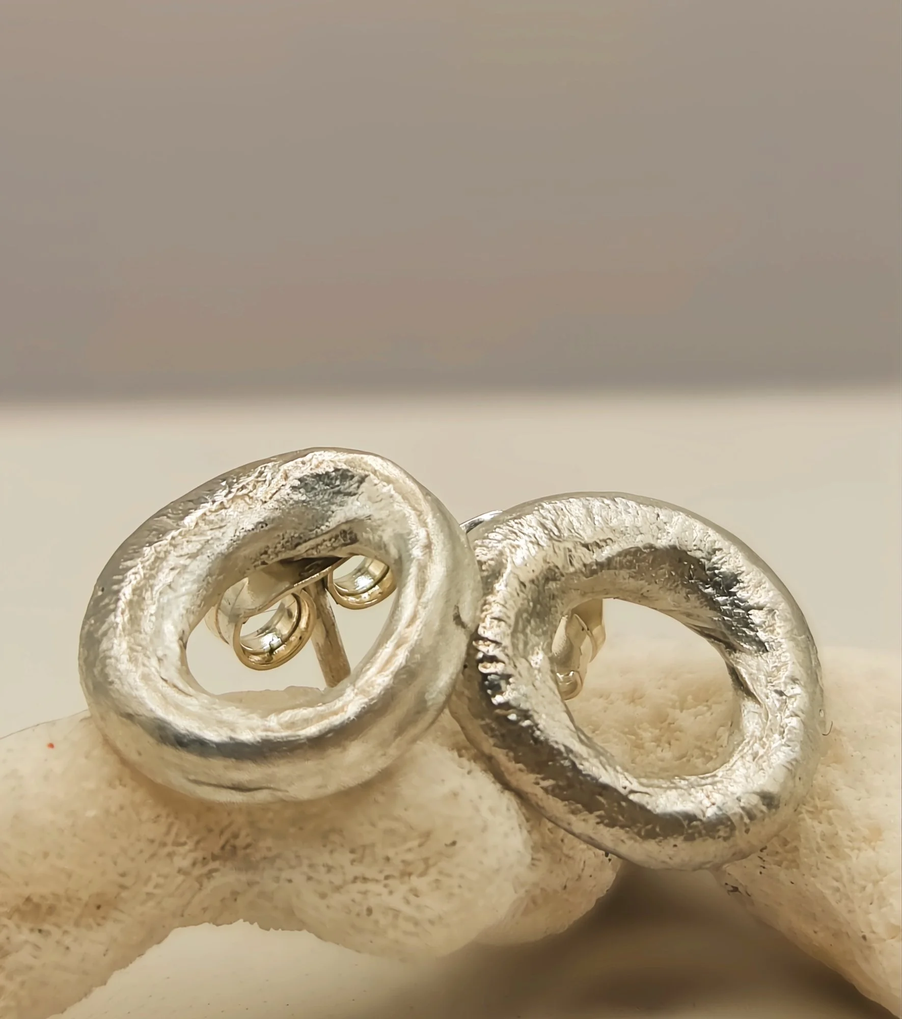 smallcirclestuds4.jpg
