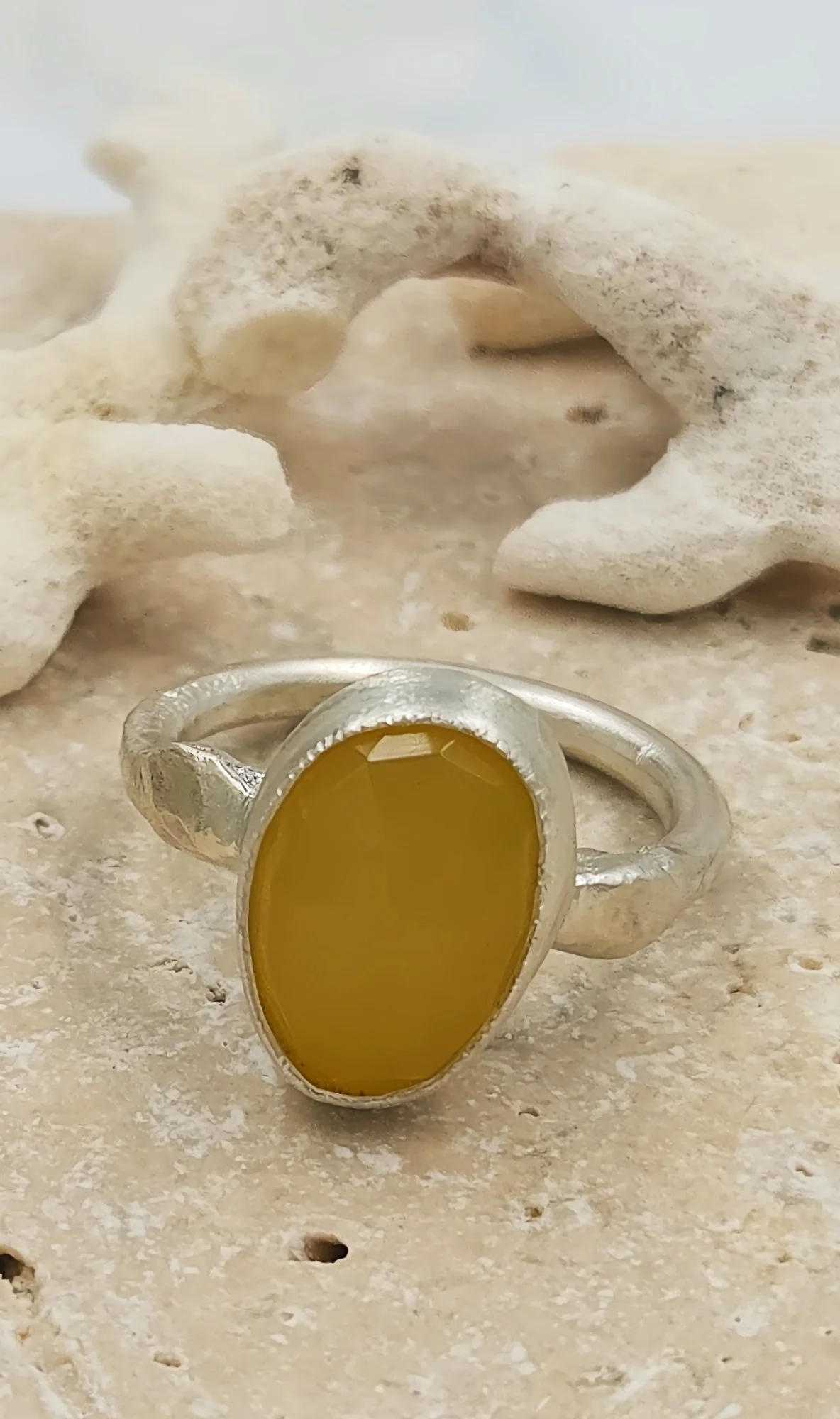 yellowopalring2.jpg