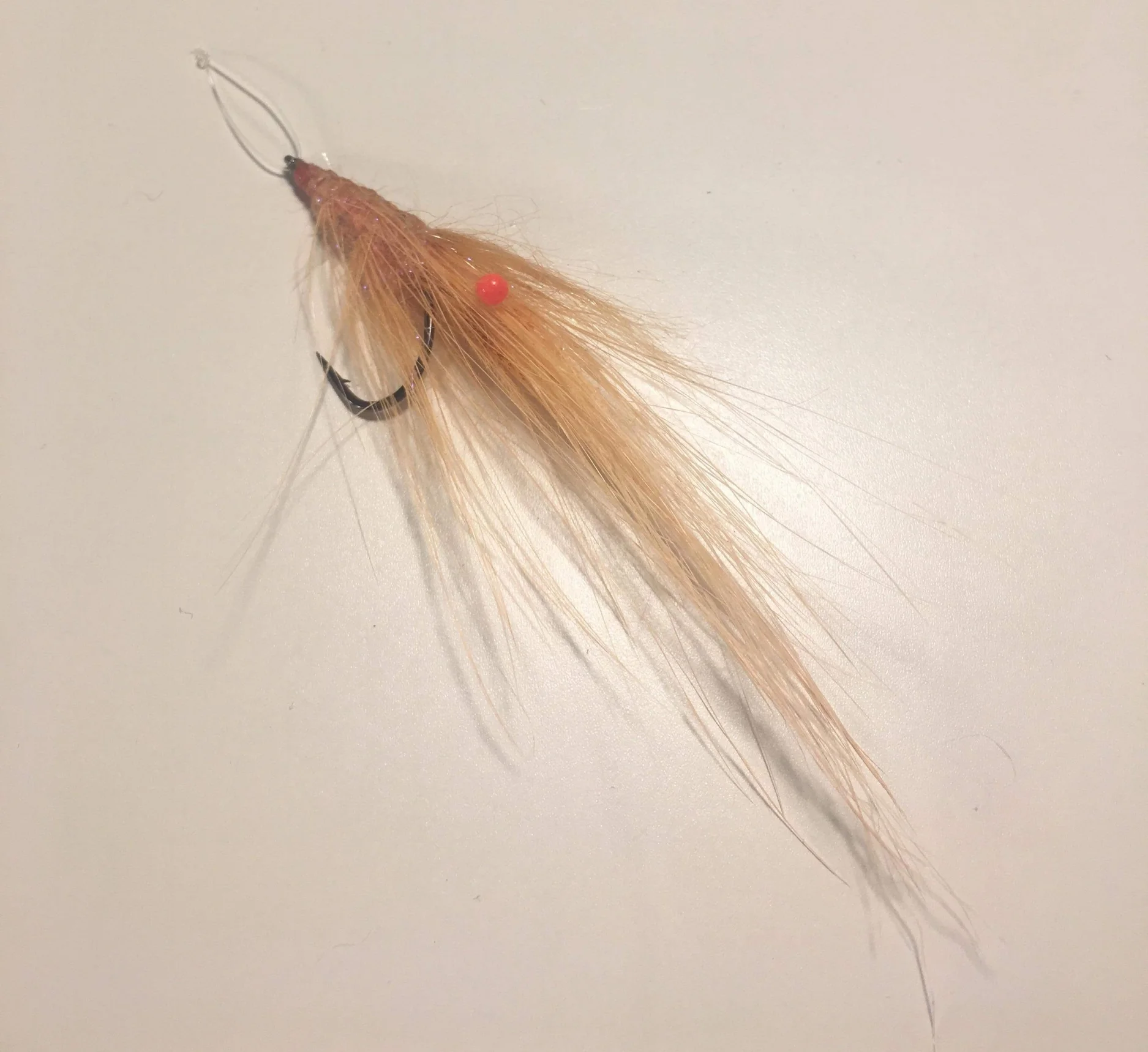 Pattegrisen med fluo orange ögen är Mikaels ”go to” fluga. Han binder den oftast på Gamakatsu f314 strl 4 och försöker hålla den mellan 8-9cm lång.