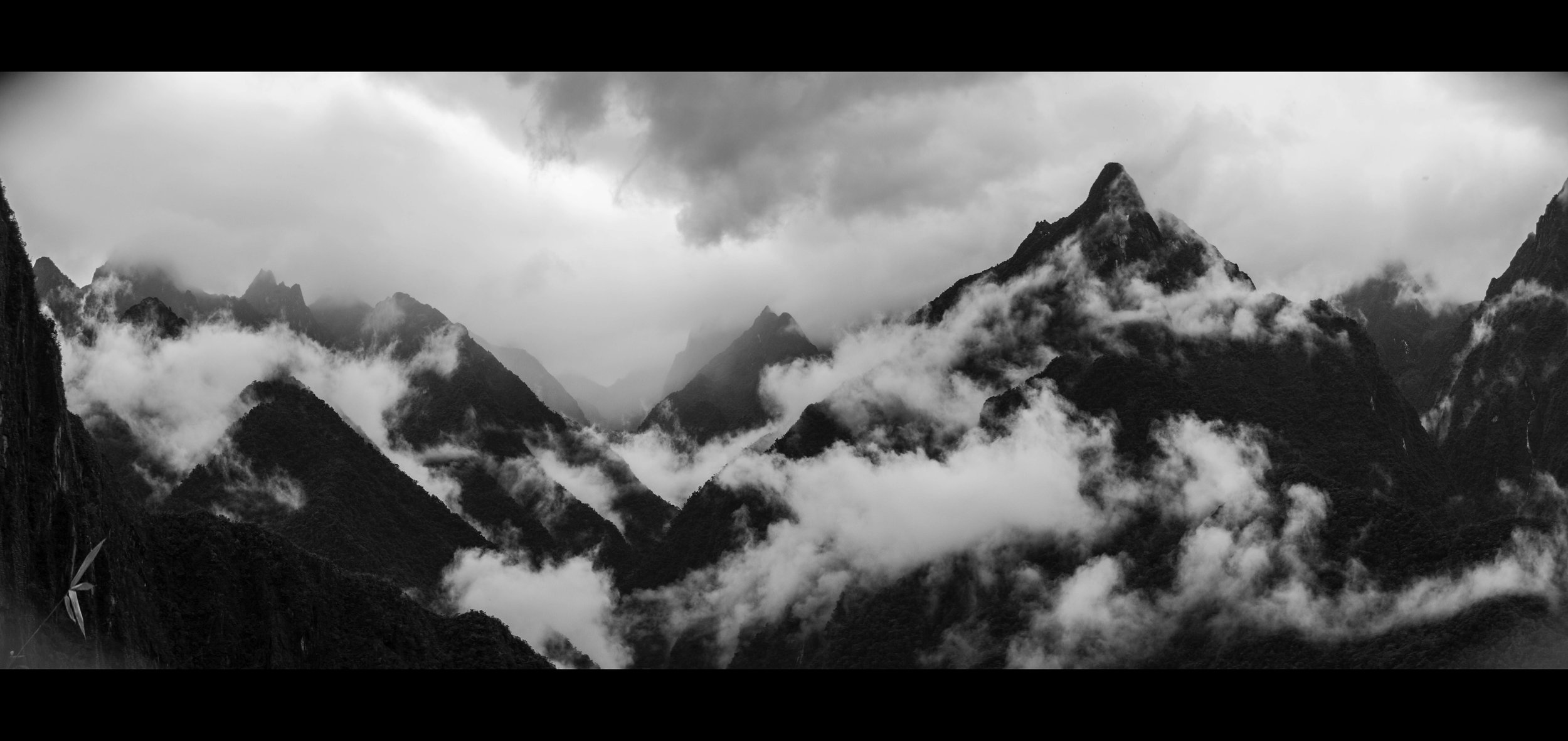 bw_mountains_small.jpg