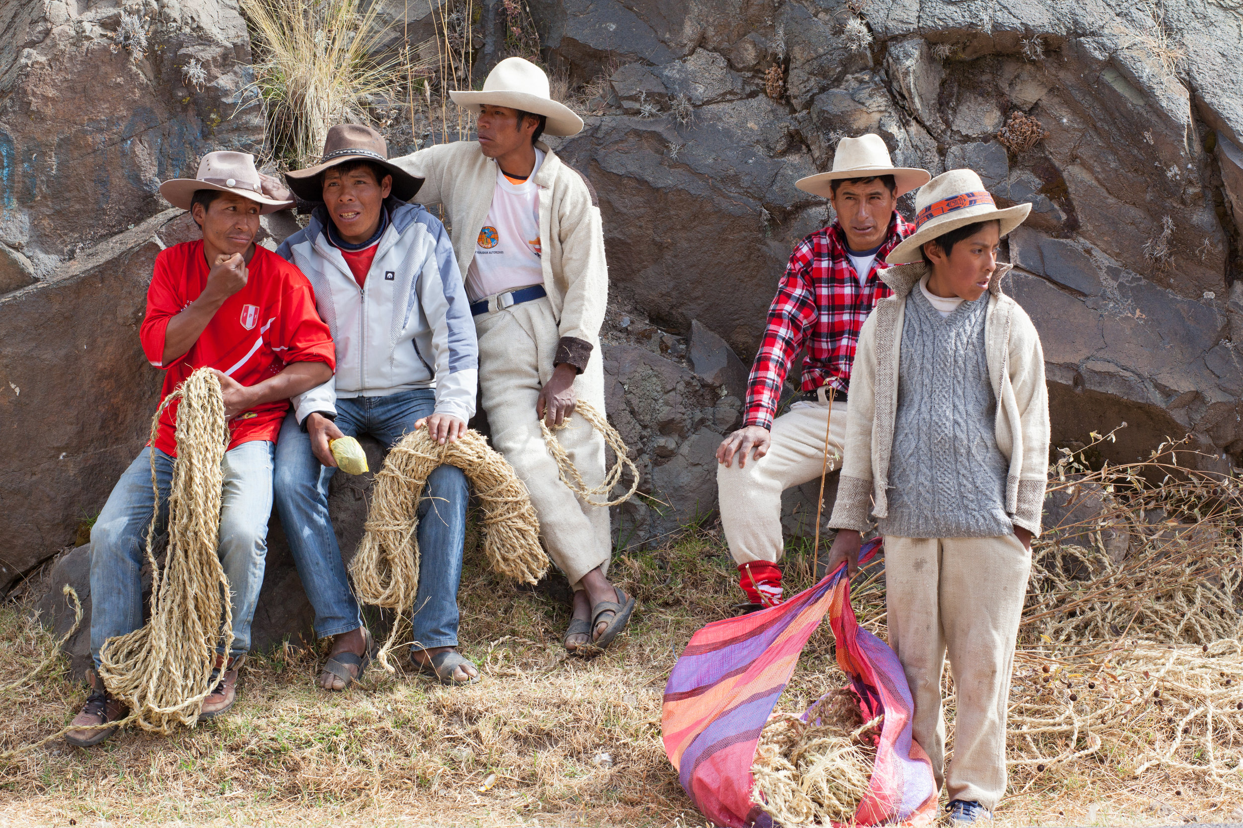 Candid Peruvian Portraits by Geraint Rowland.