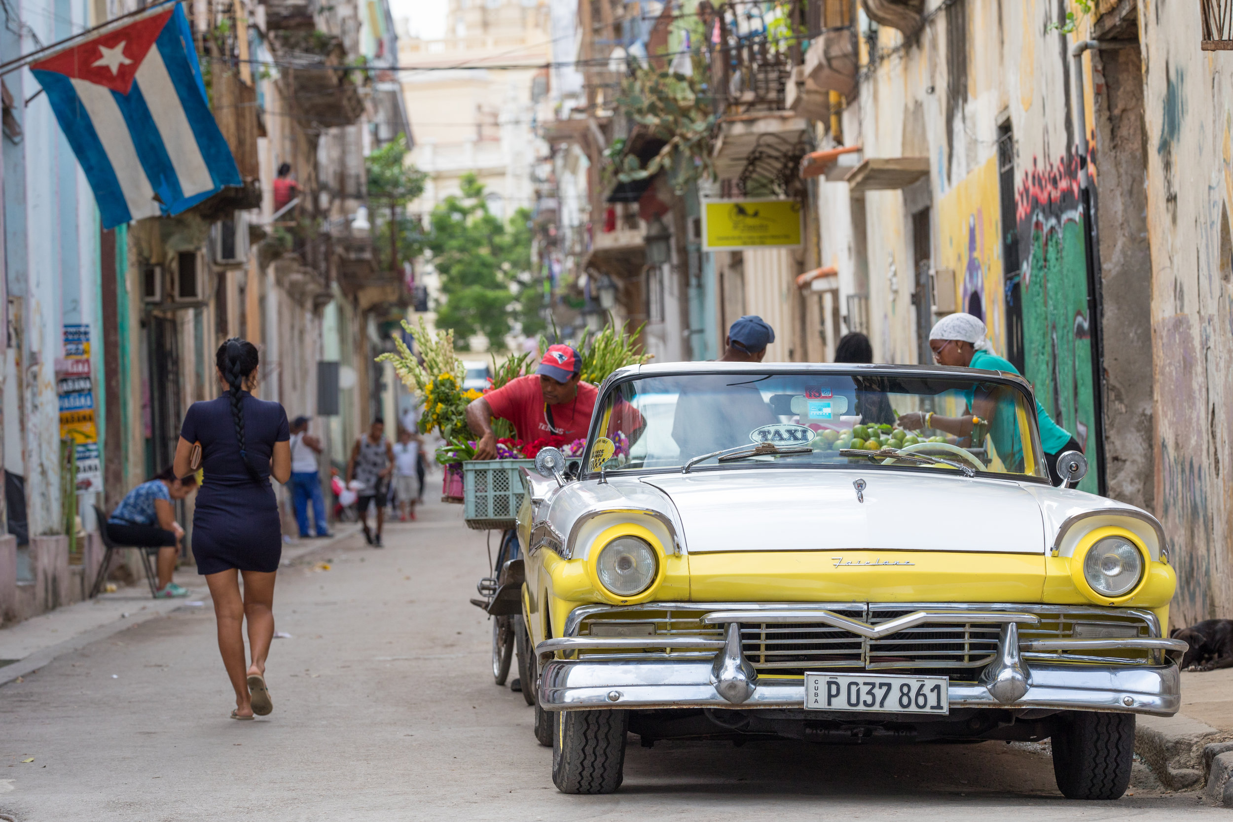 3.  Photo journal - Streets of Havana (Photo Essay for the Sixth Issue of Dezine Magazine).