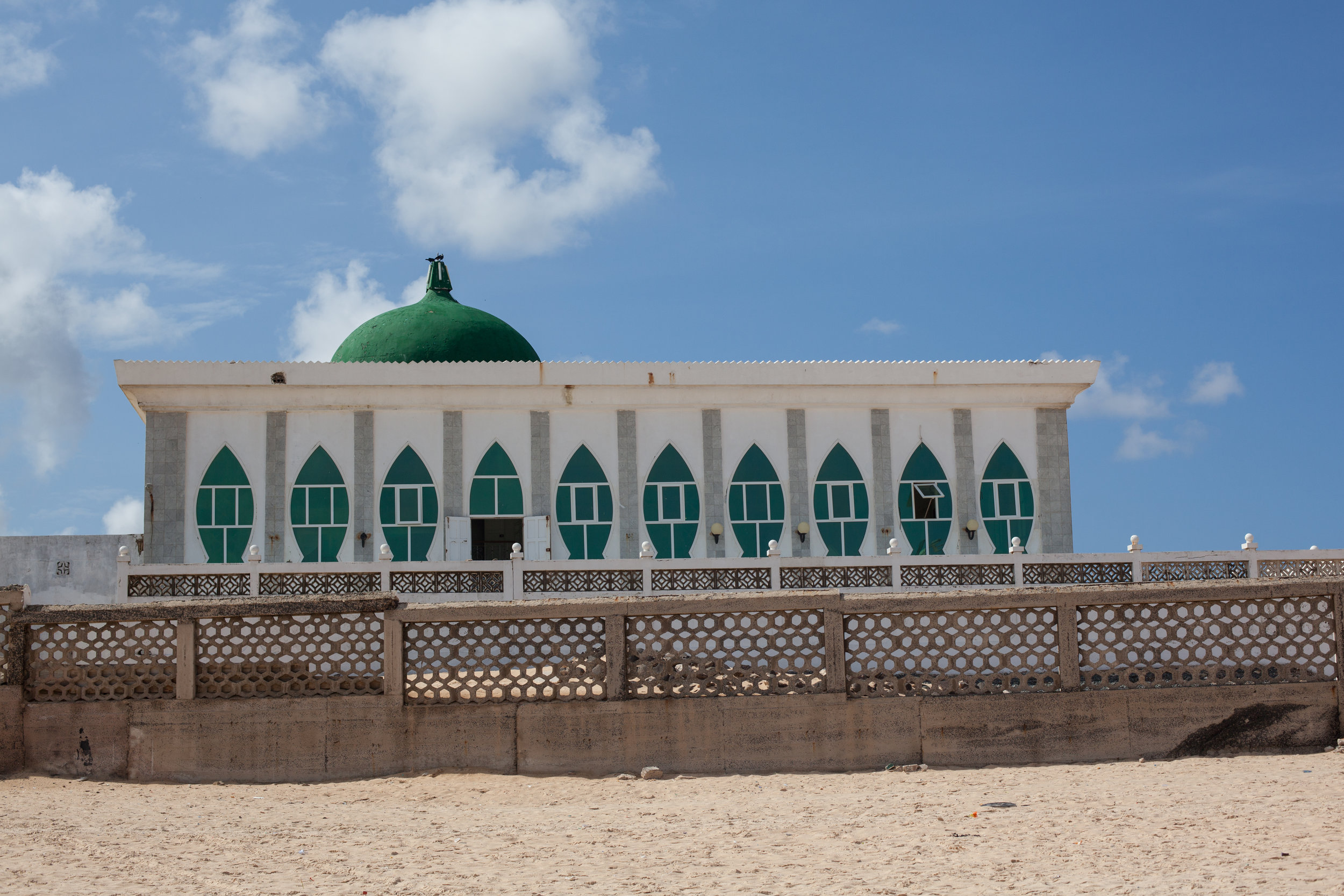 A mosque in West Africa, travel photography by Geraint Rowland.