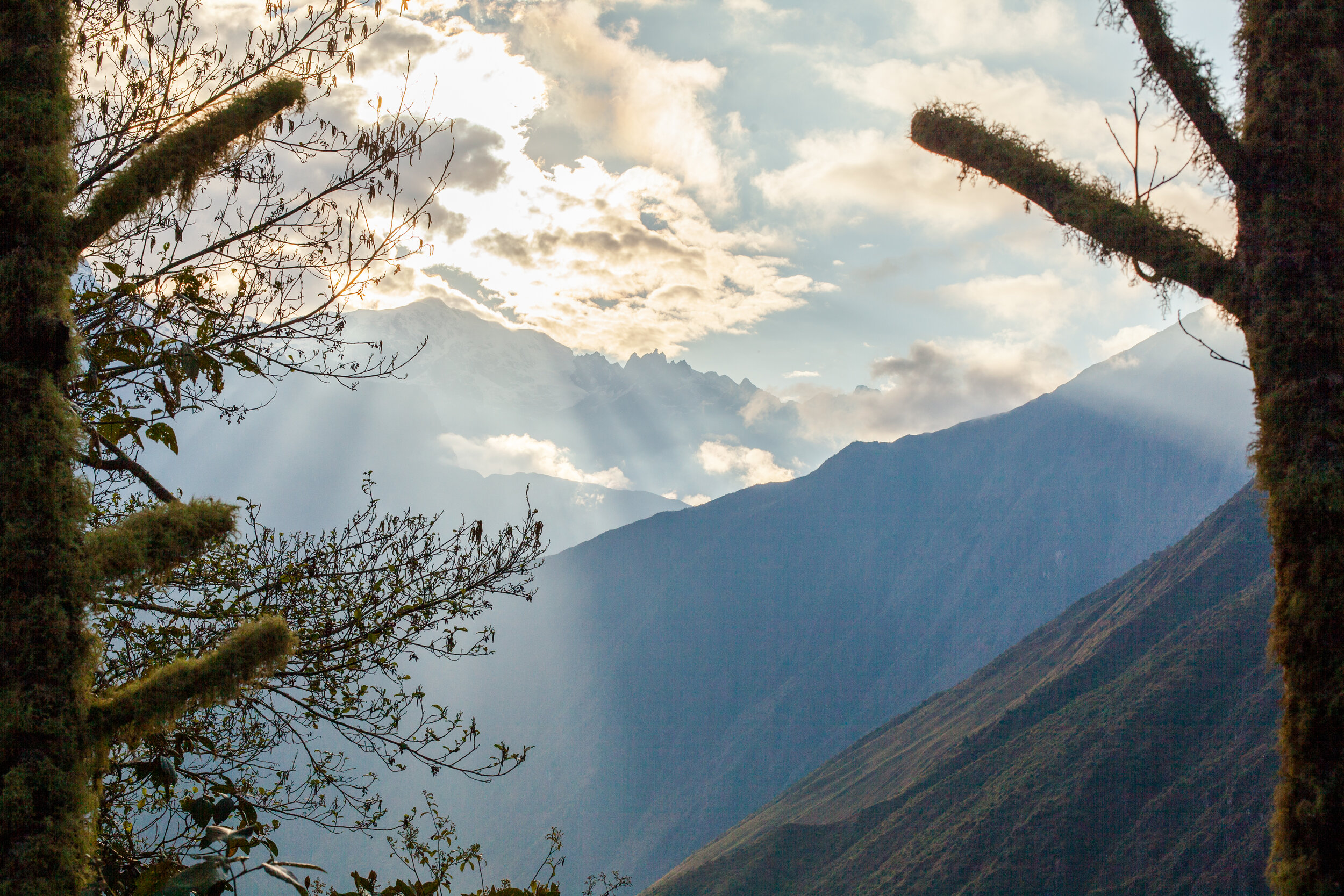 Primeras horas de la mañana en el Camino Inca a Machu Picchu.