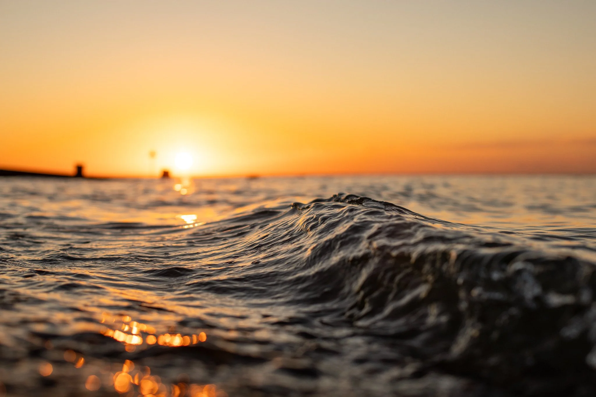 Small Wave Sunrise, Southend-on-Sea