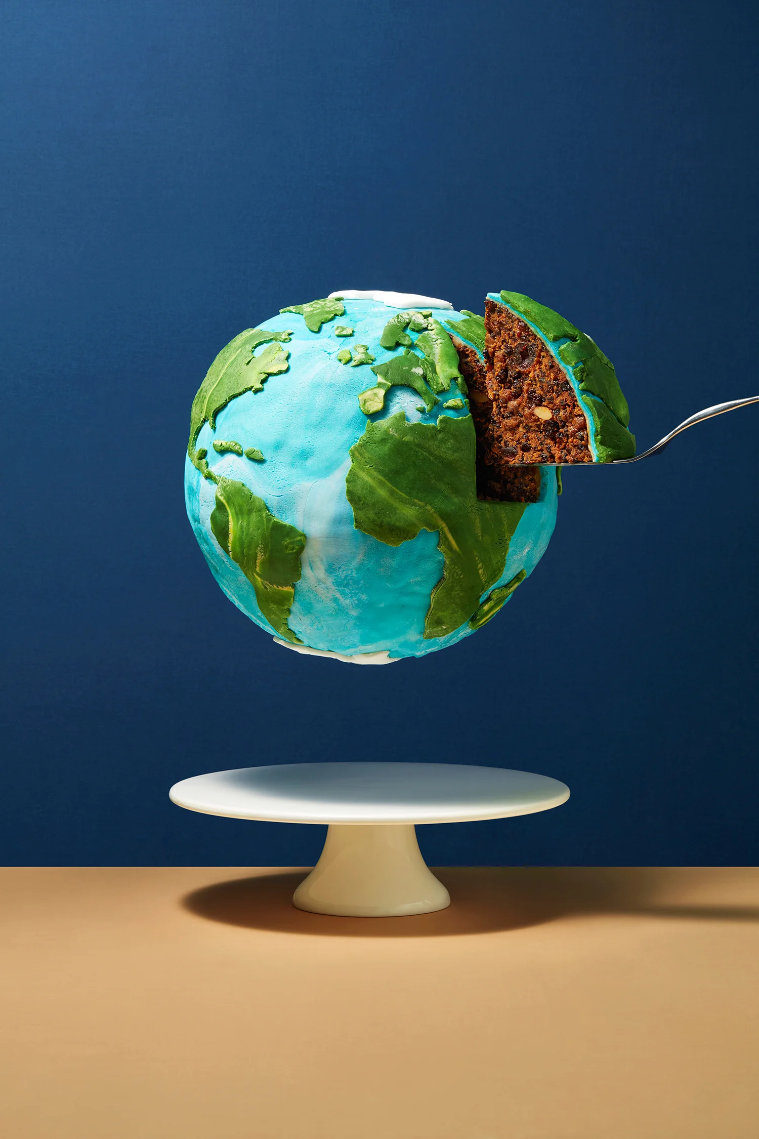 FT-Christmas-cake-globe-slice.jpg