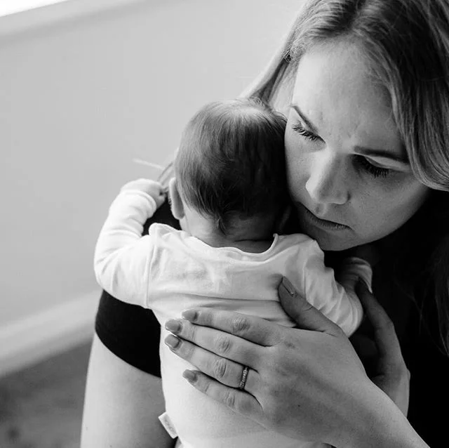 {COMFORT} There is so much comfort* in snuggling a fuzzy, newborn baby in the crook of your shoulder, in warm cups of tea (preferably in bed with a good book) and cozy blankets wrapped around you while you sit by a crackling fire sharing your pains and joys with loved ones. ⠀⠀⠀⠀⠀⠀⠀⠀⠀
While our fire is a couple of months away from being installed (ahem, I really need to confirm my hearth tile selection - oops!) we'll be seeking comfort in the warmth of food and blankets. Uggs required in Margaret River. ⠀⠀⠀⠀⠀⠀⠀⠀⠀
Little William loves the comfort of his Mum and Dad and if he's not nestled in the crook of their arms, he's being lovingly smothered in kisses by his older sister. ⠀⠀⠀⠀⠀⠀⠀⠀⠀
*There's also comfort in having working (and speedy) internet, of which has been less than comfortable lately, so thank you to my patient families who have been waiting on galleries xxx #extraordinaryordinary
#bw
#canon
#documentthemoments
#candidcapture
#storytelling
#alifeunscripted
#letthekids
#maternit