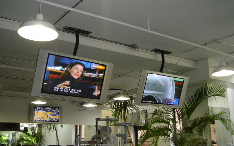 Television installation for Gold's Gym 9.jpg