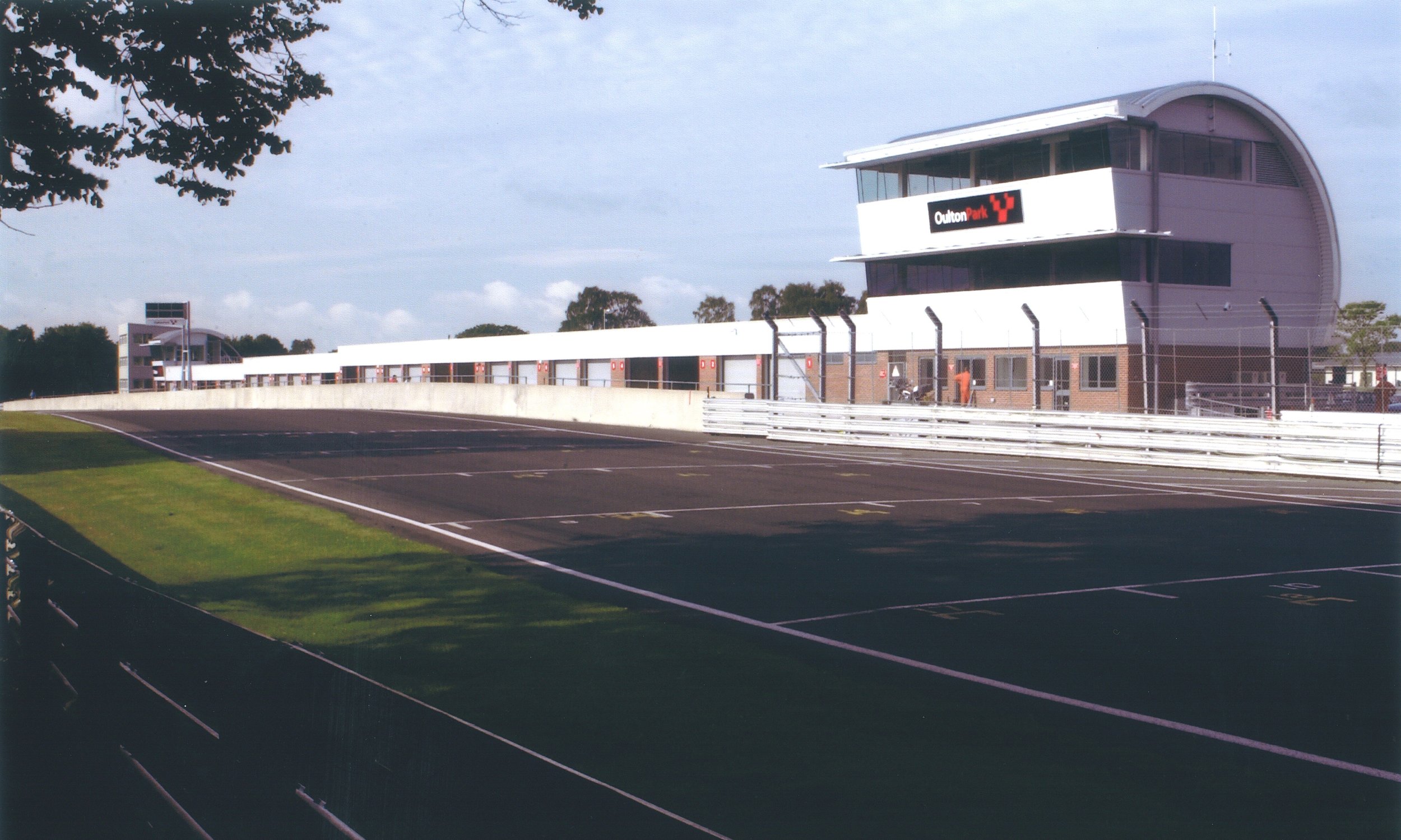 813-OultonPark.005.jpg