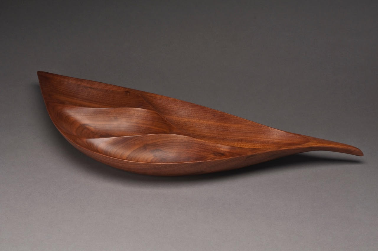 Emil Milan |  Divided Serving Platter  |&nbsp;Walnut |&nbsp;Collection of the Yale University Art Gallery 2013.75.3