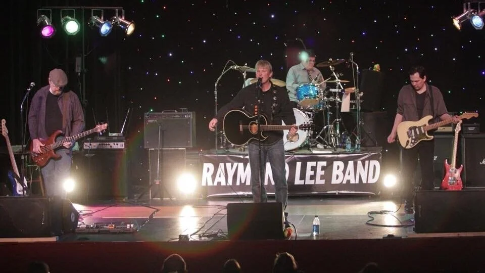 He-Brews Café featuring The Raymond Lee Band