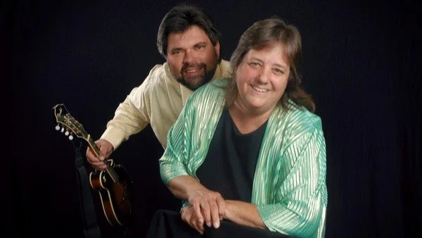 He-Brews Café featuring Paul &amp; Mary Good