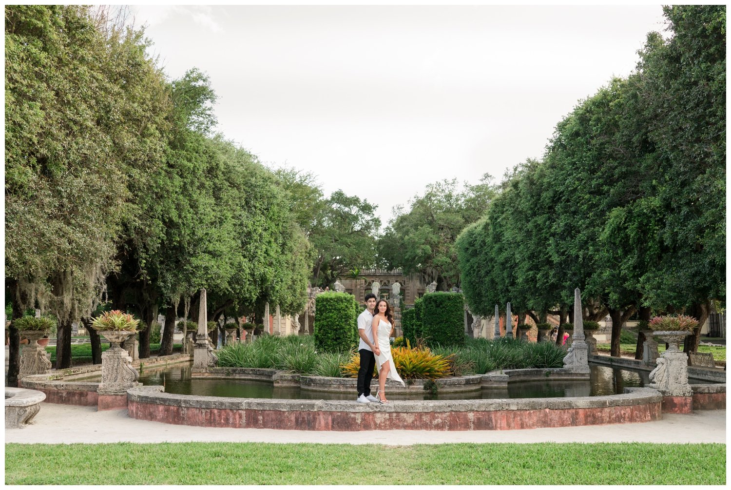 Vizcaya-Museum-Engagement-Photos-in-garden3828.jpg