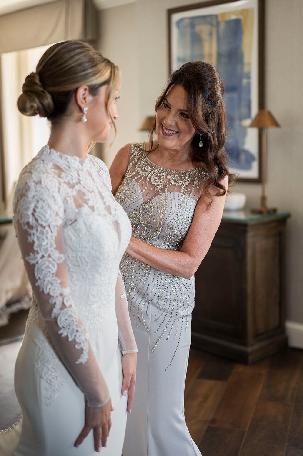 bridal portraits with mother of bride