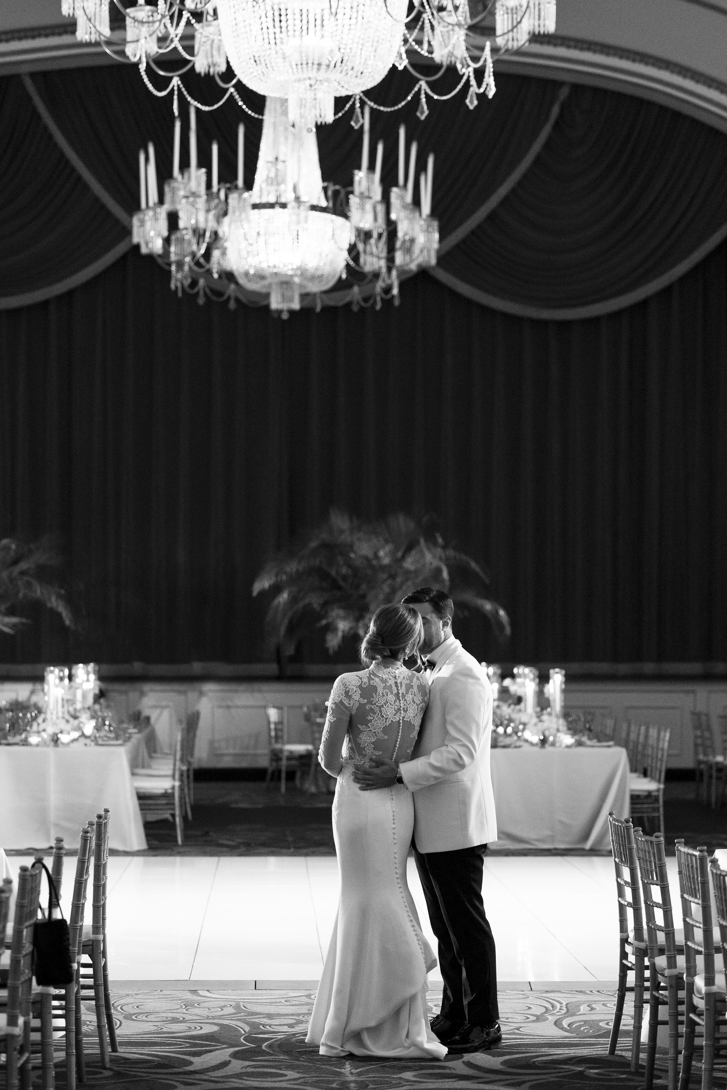 first dance wedding photos with bride and groom