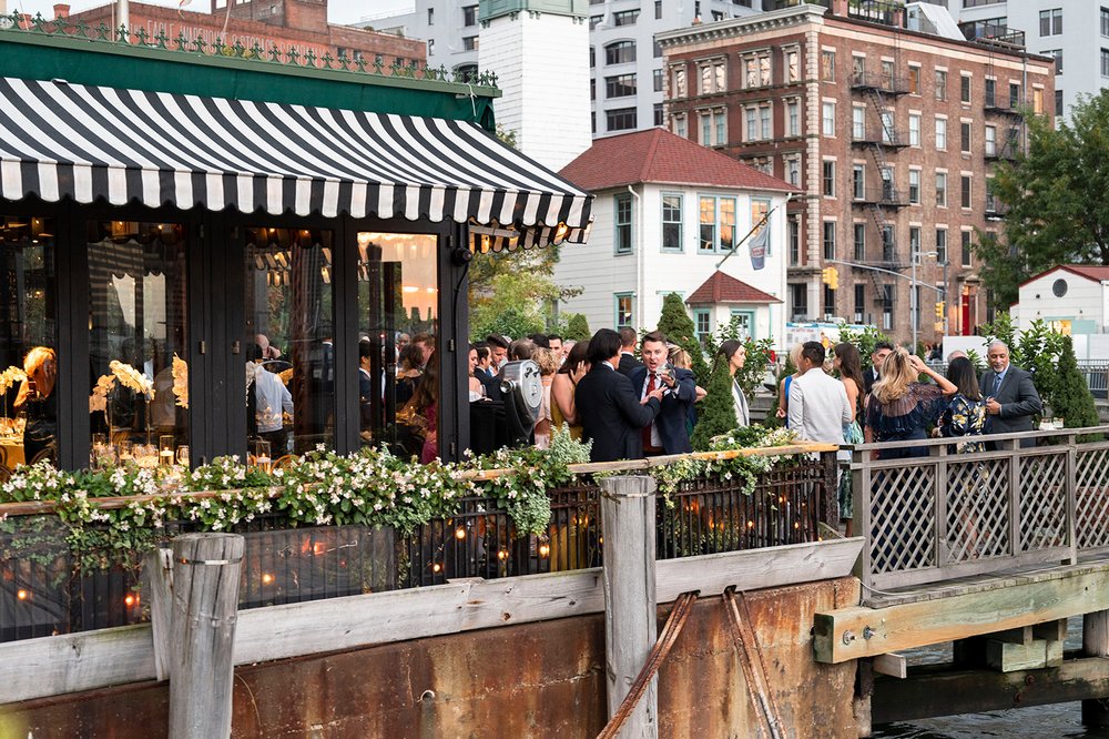  An Elegant Outdoor Cocktail Hour at The River Cafe in Brooklyn, NY 
