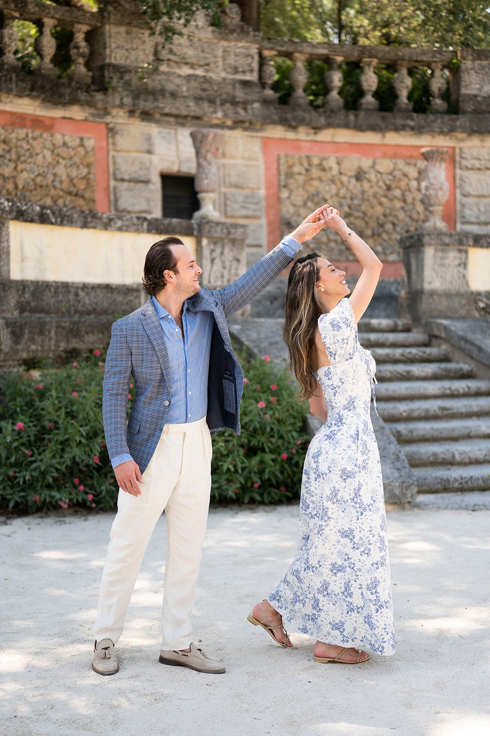  outdoor Miami engagement photos at Vizcaya Museum and Gardens 