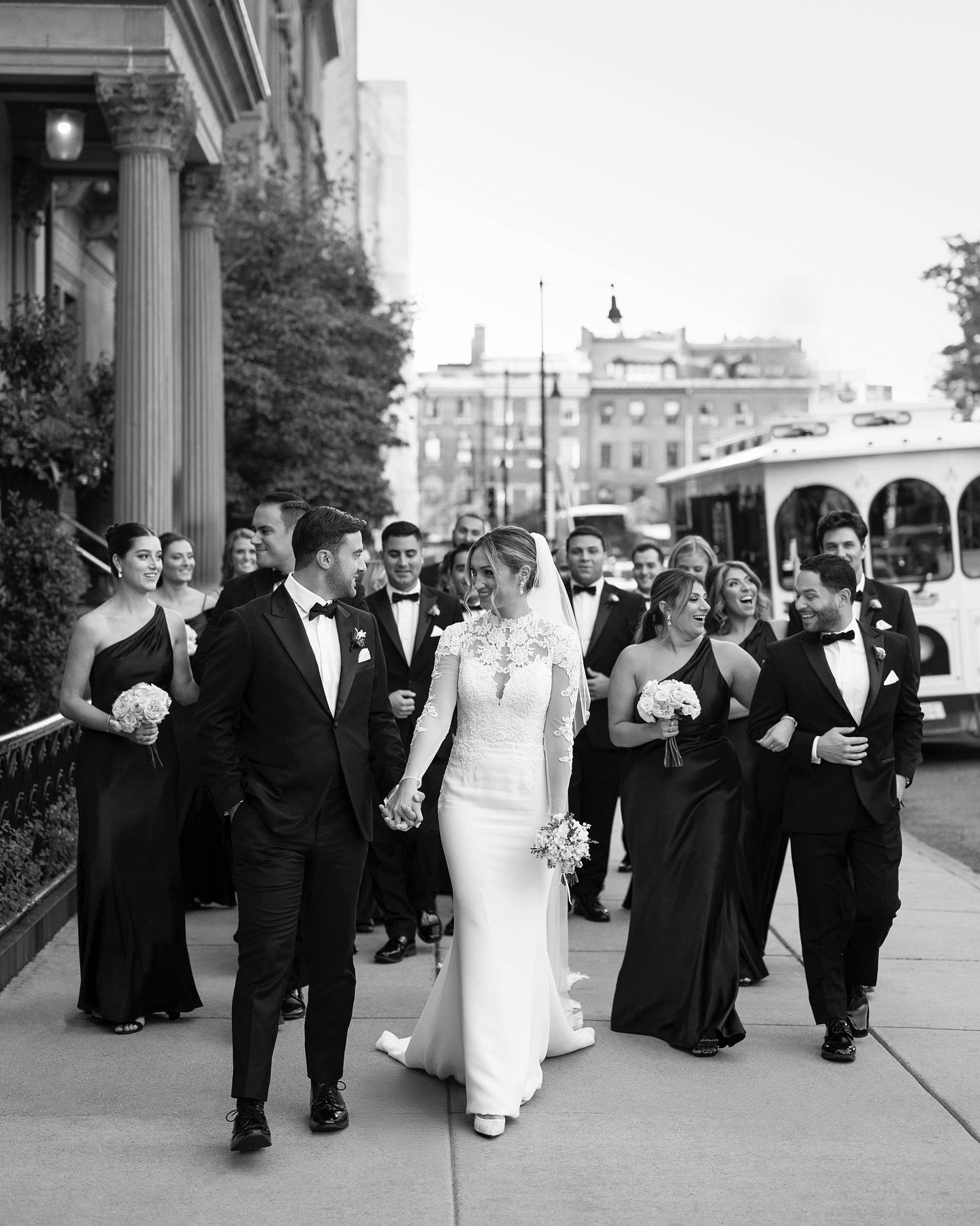 BY NOW YOU MUST KNOW HOW MUCH I LOVE B&amp;W PHOTOGRAPHY!

THIS BRIDAL PARTY WAS NOTHING BUT LOVE 🤍 STYLE 

Venue | @hiltonbostonparkplaza
Bride | @pamela.prete
Groom | @chrisprete
Event Planner | @nicolesimeral
Videography | @nextlevelfilms
Floral 