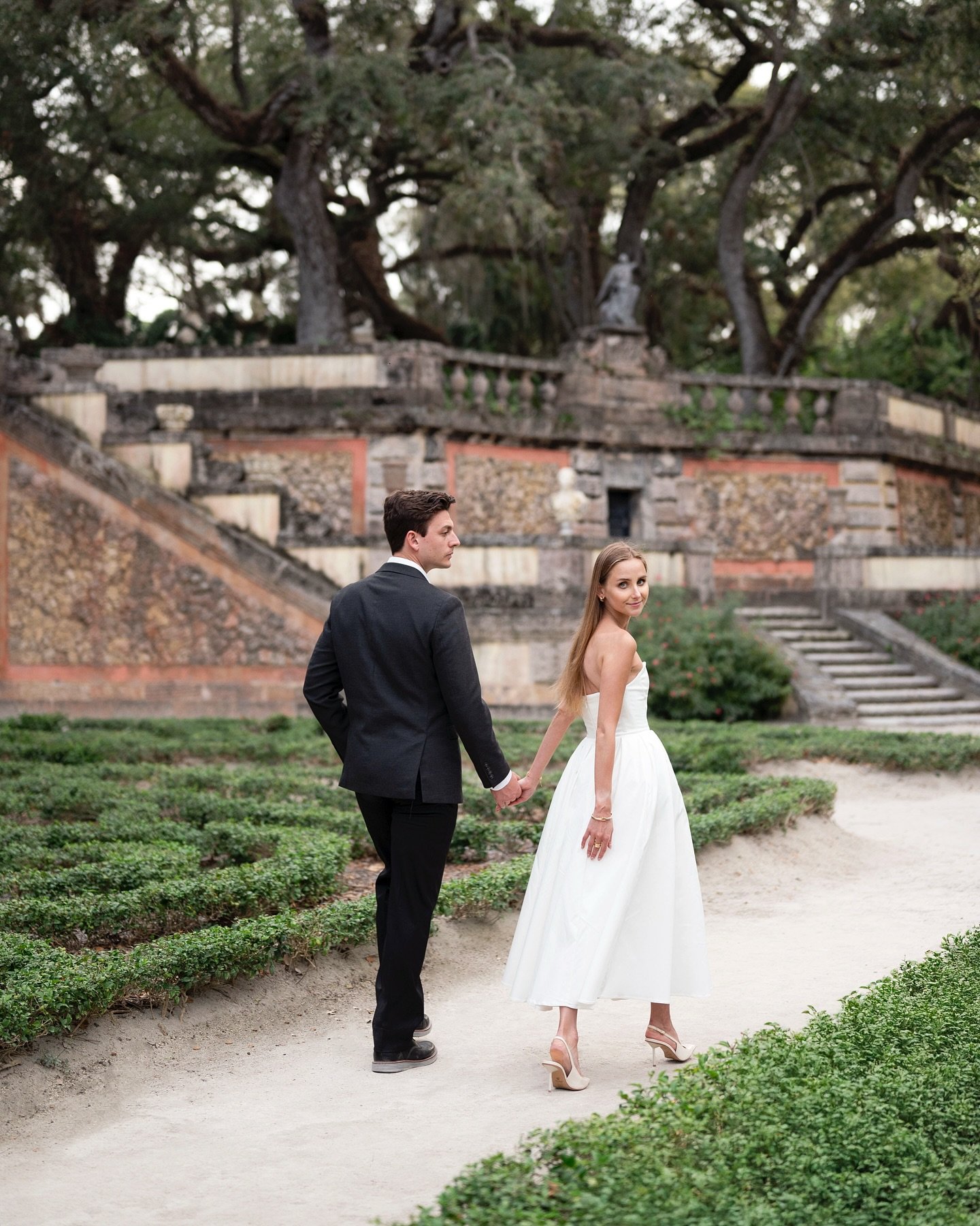 DARIA + NICHOLAI  ENGAGEMENT AT THE VIZCAYA MUSEUM!

Daria &amp; Nicholai&rsquo;s engagement session at the iconic Vizcaya Museum &amp; Gardens was something truly special. This stunning location&mdash;with its European-style architecture, lush garde