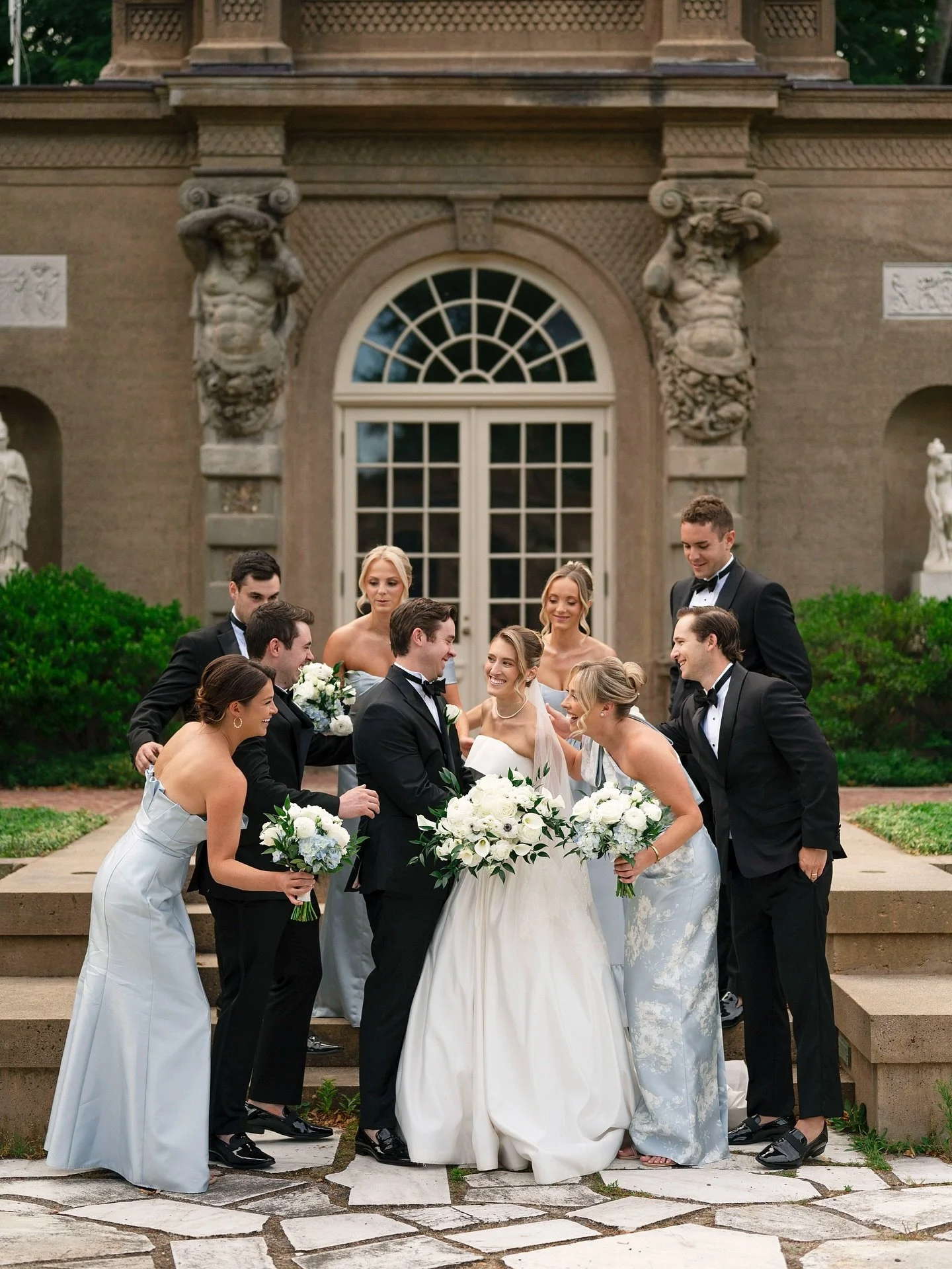 SURROUND YOURSELF WITH HEARTS AS PURE AS YOUR VOWS 🤍 

CATHRYN + BRENDAN 06.27.25 🤍

Venue | @craneestate_trustees 
Planner | @beachroseevents 
Bride | @mrscathrynanne 
Groom | @b.mccarthy1 
Videographer | @idostudioz 
Floral Design | @evansflowers