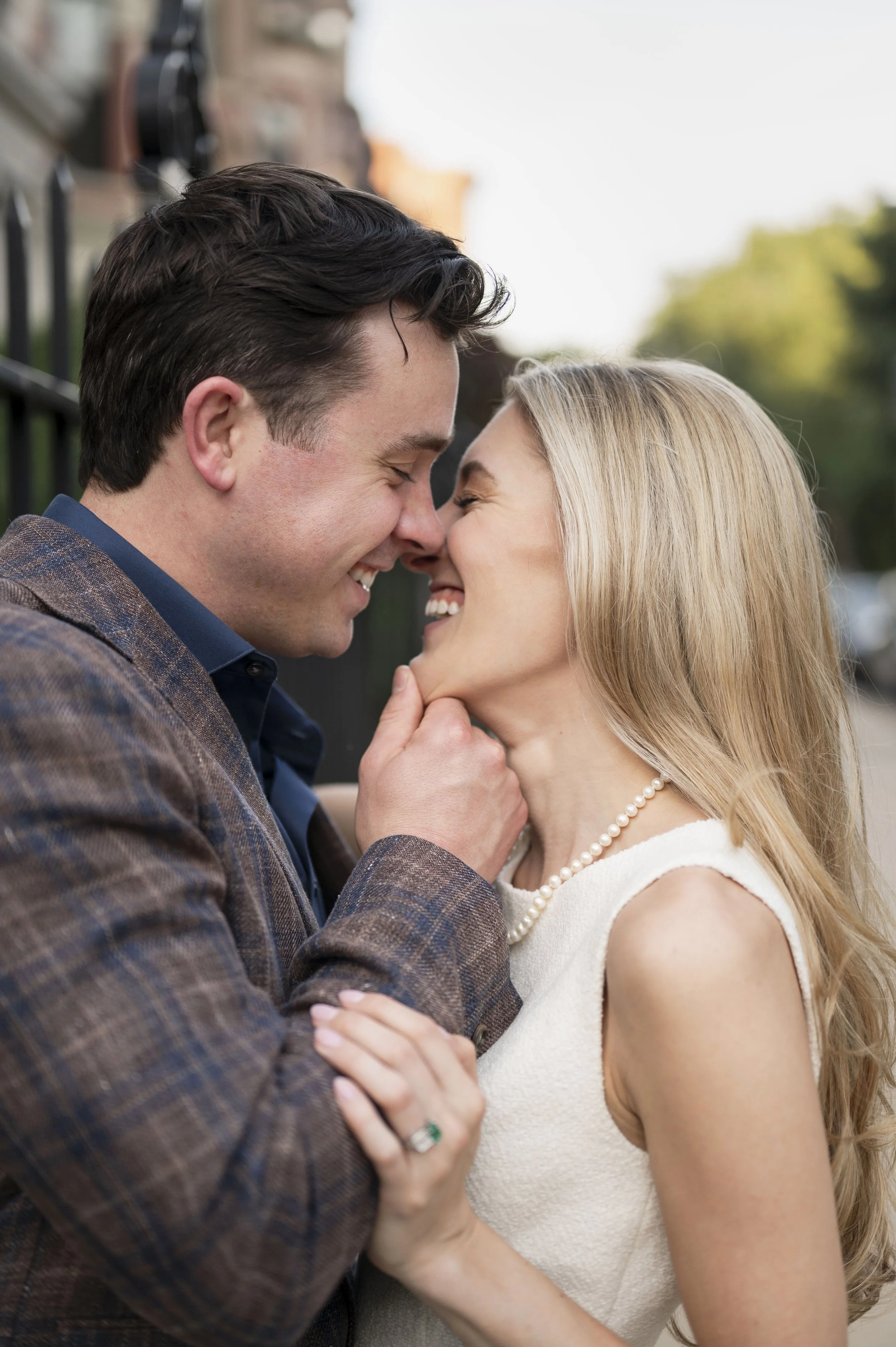 Cathryn and Brendan kissing in comm