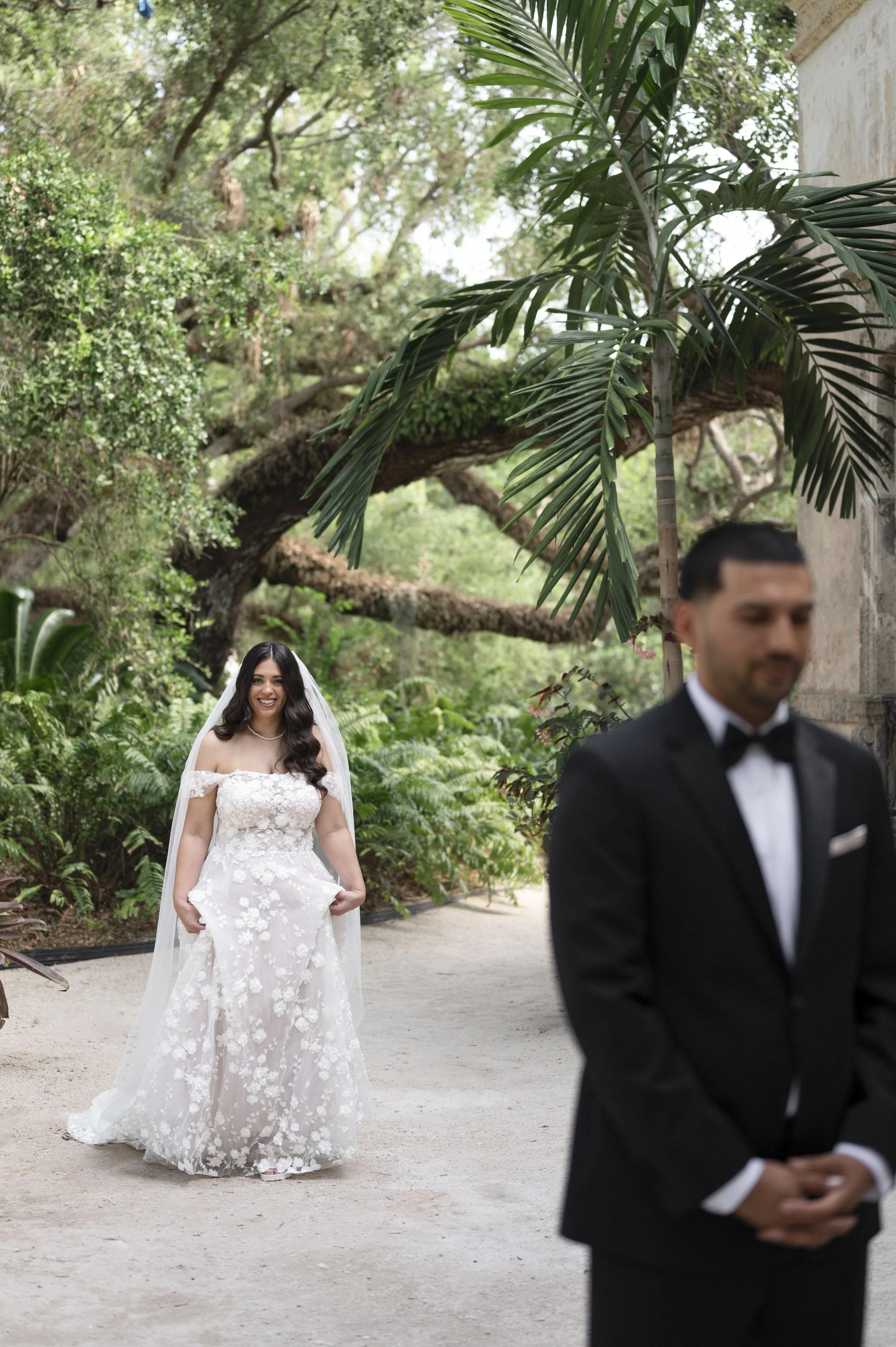 Bride and Groom first look at Vizcaya museum