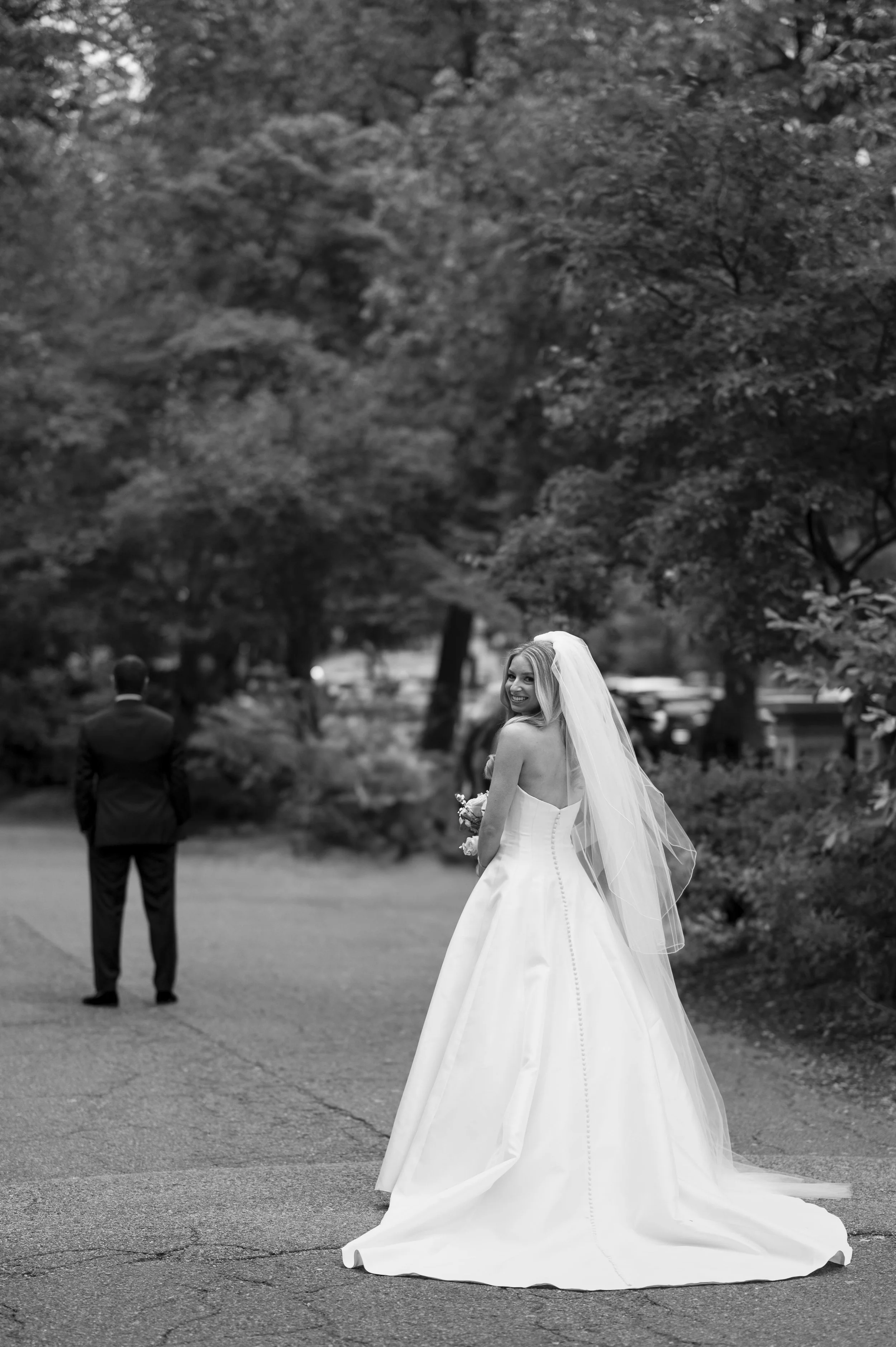 bride prepares for the first look with her groom