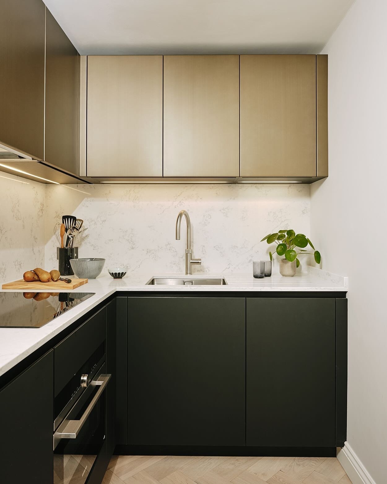 Small but perfectly formed.  Even tiny spaces can be glamorous. 📸 @horwoodphoto #previousproject #londoninteriors #galleykitchen #interiorstyling #kitchendesign #howwedwell #kitchendecor #interiors #londonlifestyle #kitchen #frenchbrooksinteriors